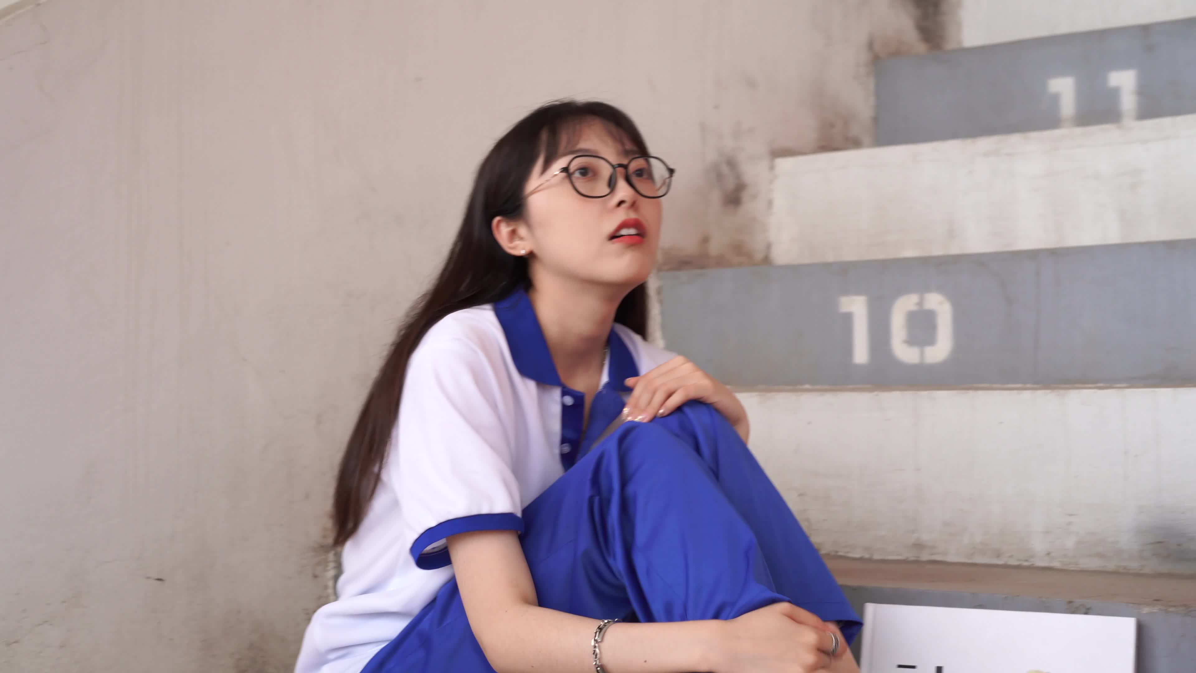 BoBoSocks袜啵啵_NO.002_稚予_校服_贝壳头_白棉袜_裸足_13P_1V_2.99GB-丽丝屋