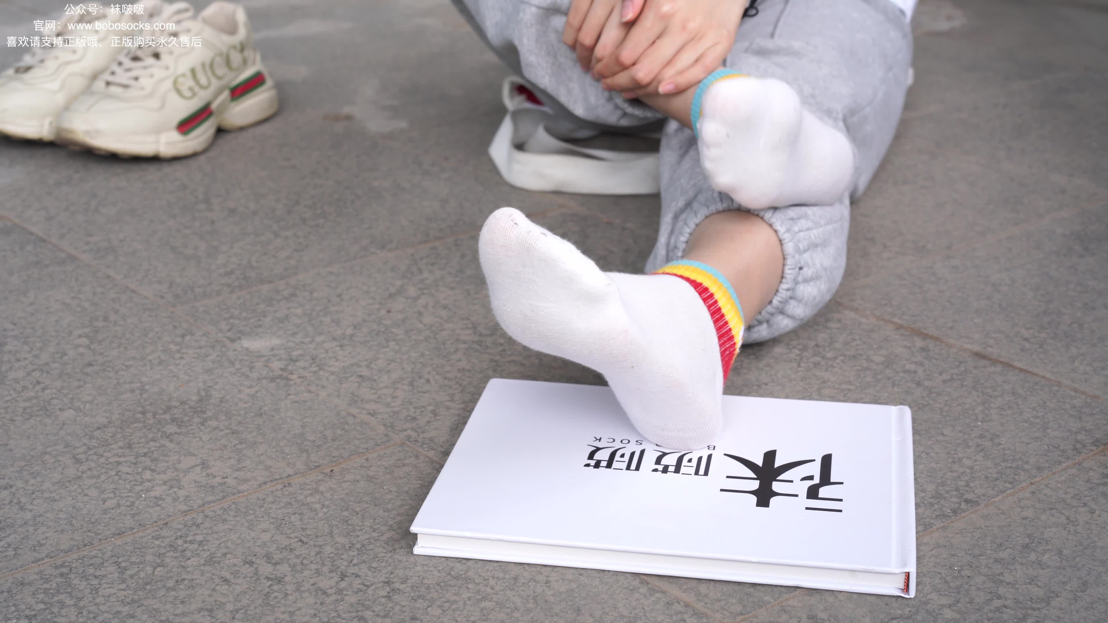 图片[4]-BoBoSocks袜啵啵_NO.012_泡芙_运动鞋_白棉袜_裸足_132P_1V_3.64GB-丽丝屋