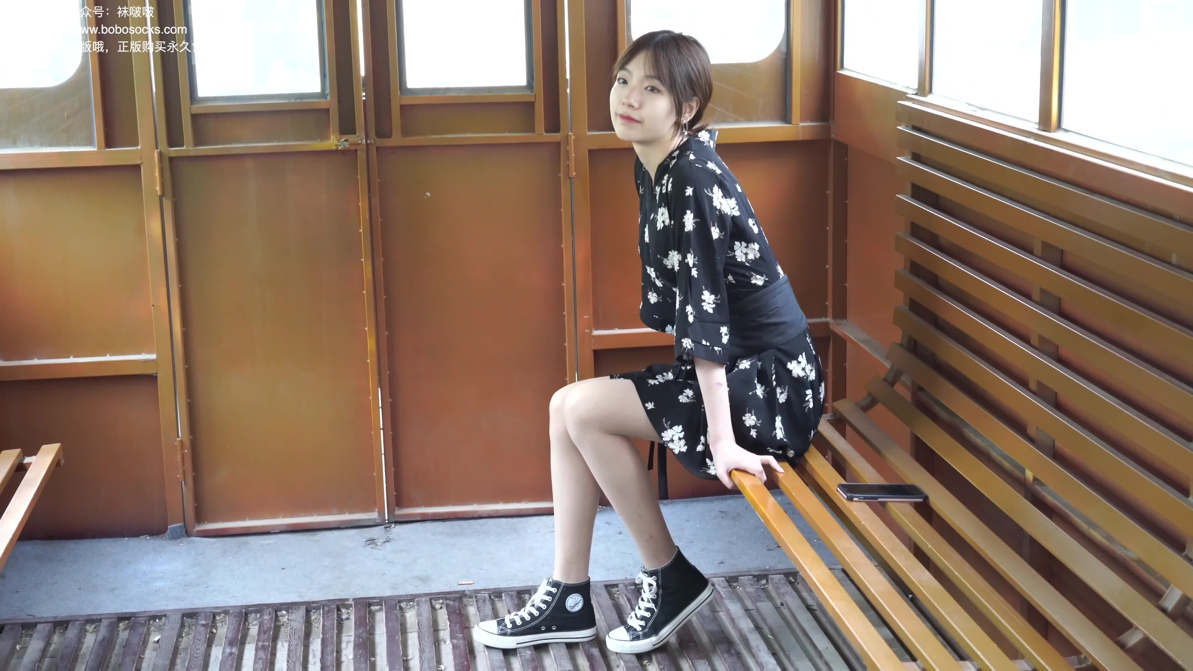 图片[2]-BoBoSocks袜啵啵_NO.013_小甜豆_匡威帆布鞋_浅灰色短棉袜_肉丝_132P_1V_8.07GB-丽丝屋