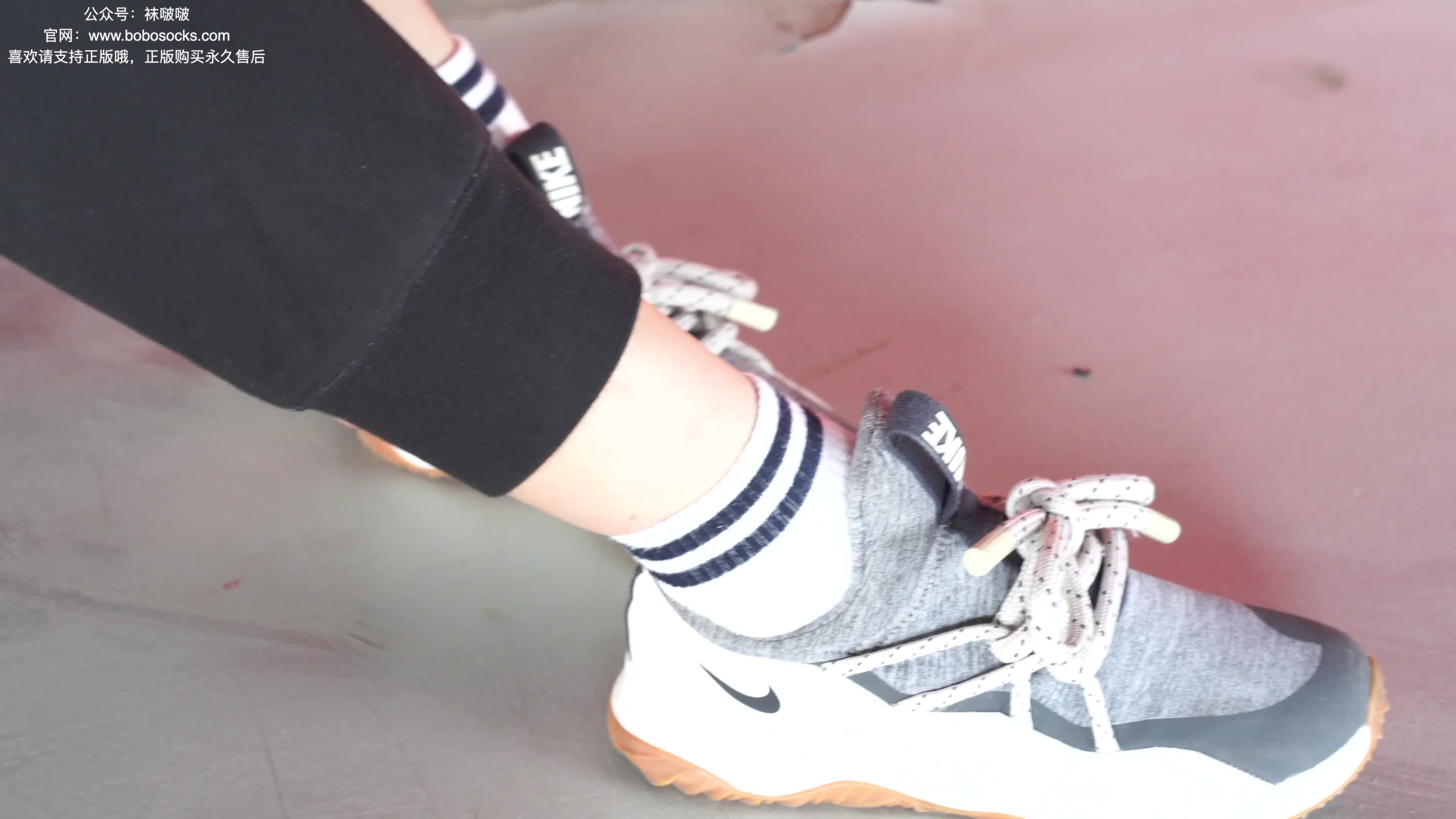 BoBoSocks袜啵啵_NO.018_木木_运动鞋_白棉袜_裸足_136P_1V_3.94GB-丽丝屋