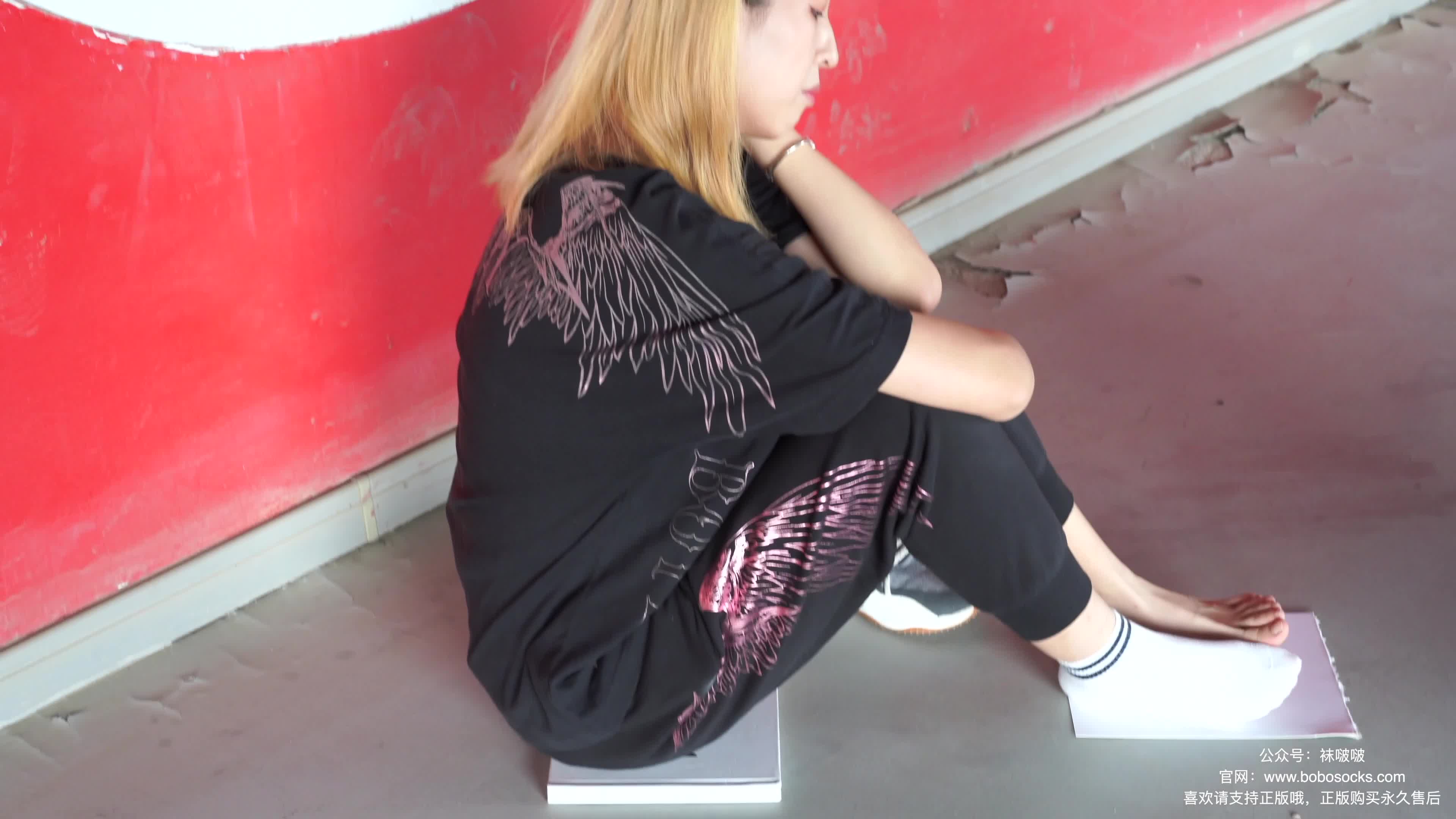 图片[5]-BoBoSocks袜啵啵_NO.018_木木_运动鞋_白棉袜_裸足_136P_1V_3.94GB-丽丝屋