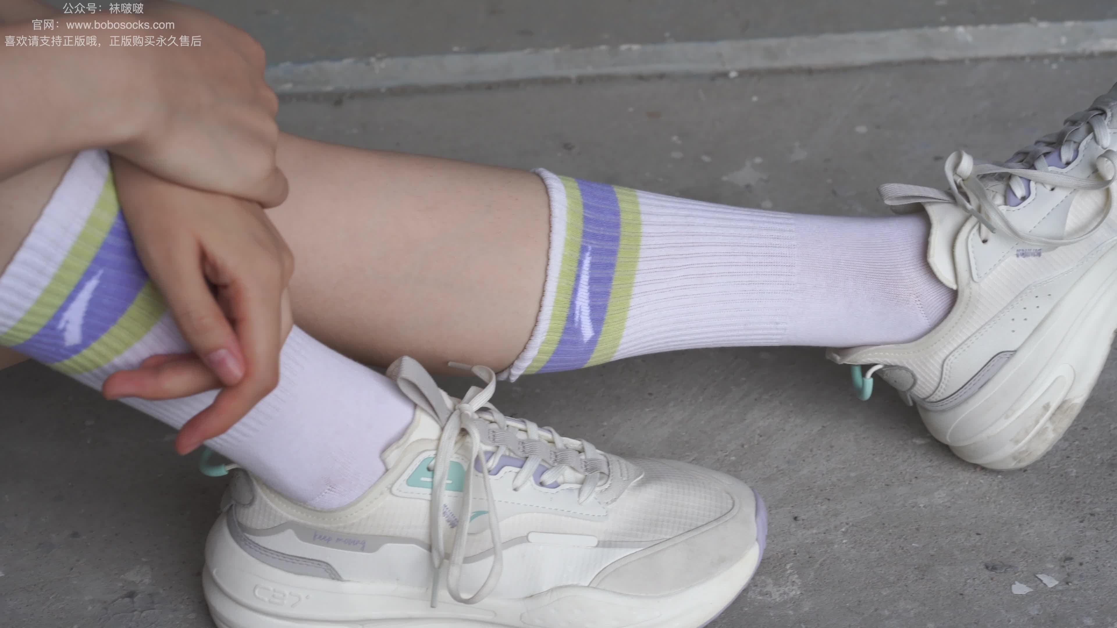 BoBoSocks袜啵啵_NO.025_熊熊_安踏运动鞋_白色棉袜_踩脏_裸足_146P_1V_5.23GB-丽丝屋