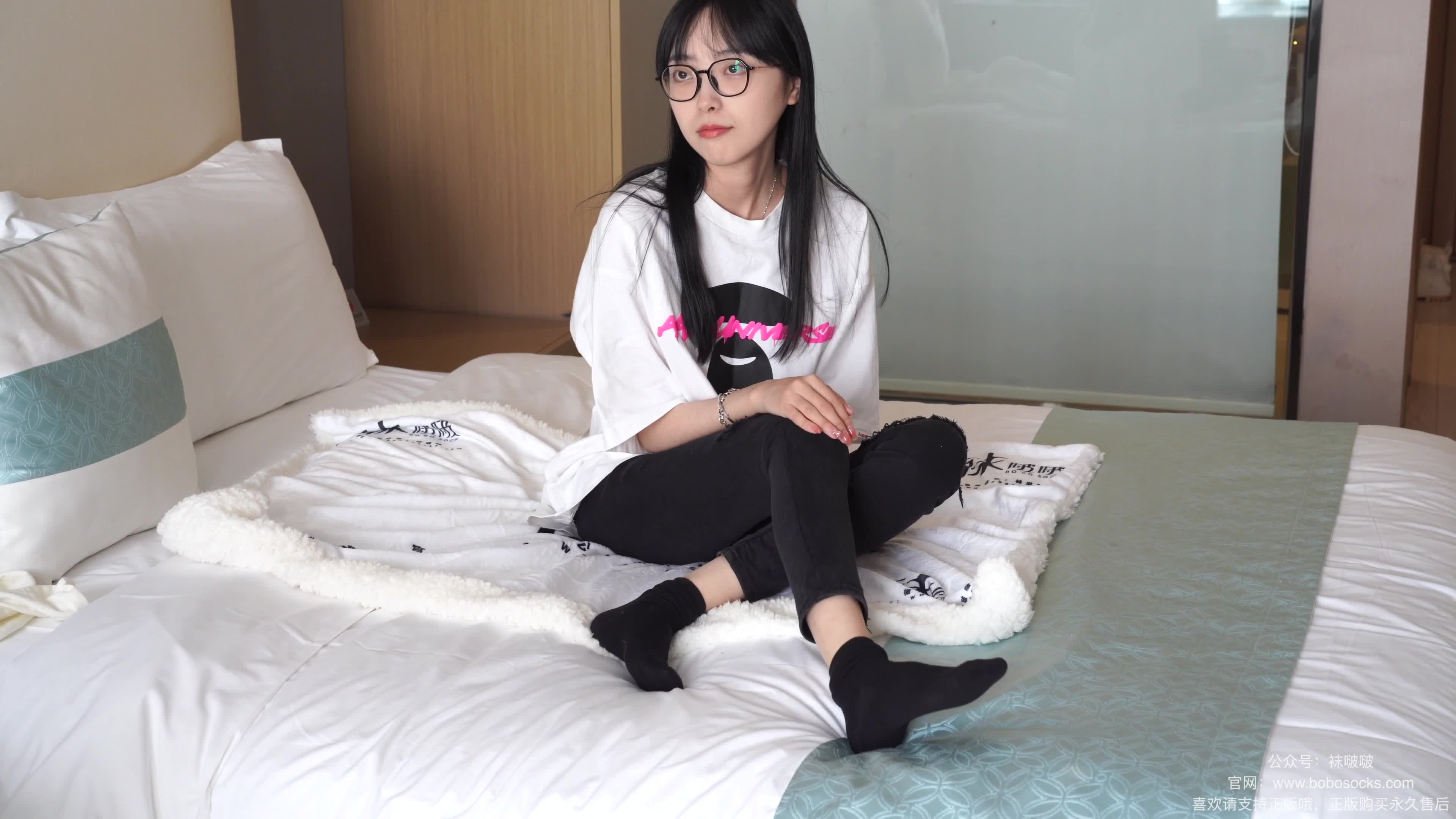 图片[5]-BoBoSocks袜啵啵_NO.055_稚予_斯凯奇运动鞋_白棉袜_黑棉袜_139P_1V_6.67GB-丽丝屋