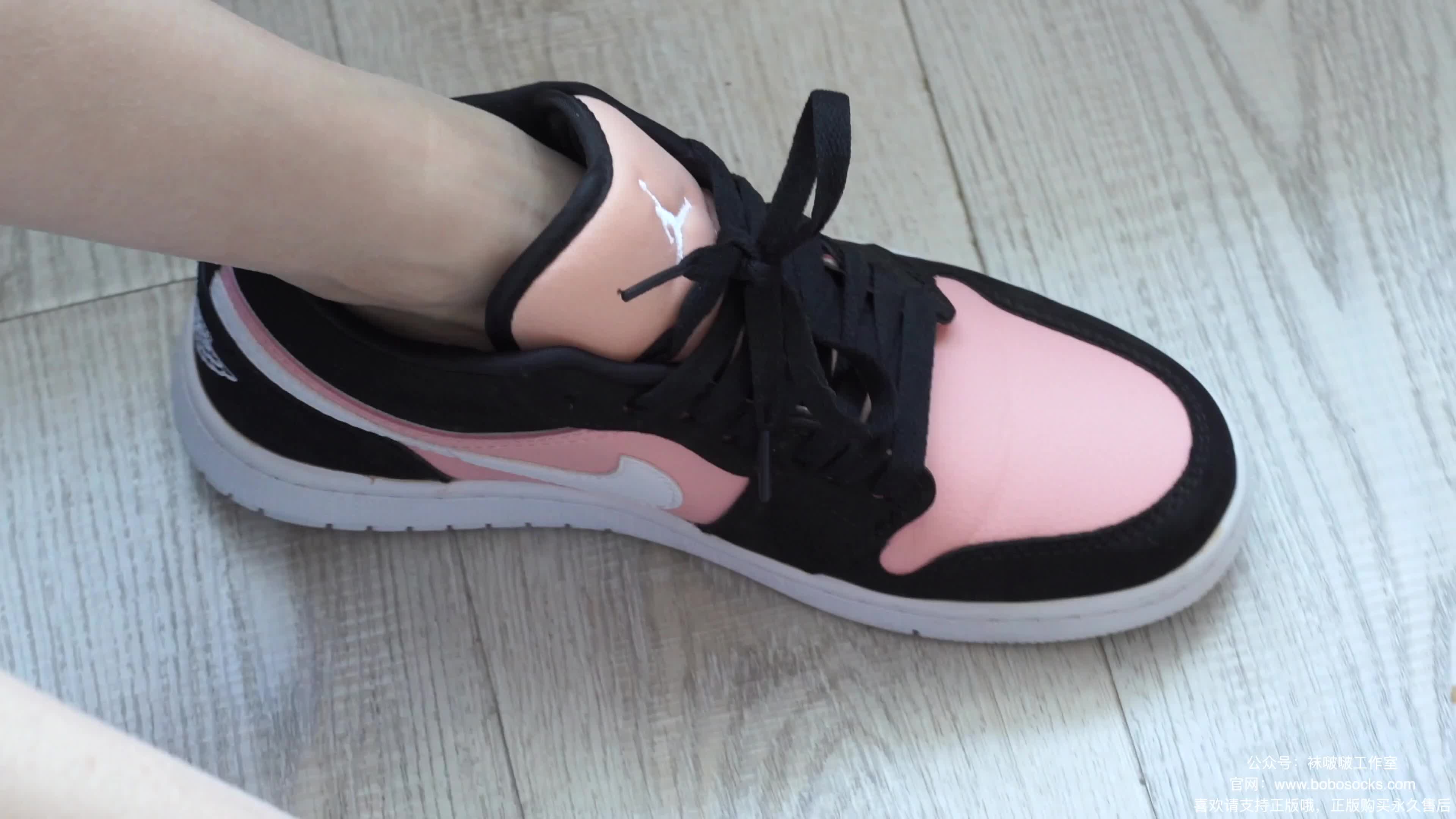 图片[5]-BoBoSocks袜啵啵_NO.091_稚予_板鞋_淡粉色船袜_黑色船袜_裸足_148P_1V_6.22GB-丽丝屋