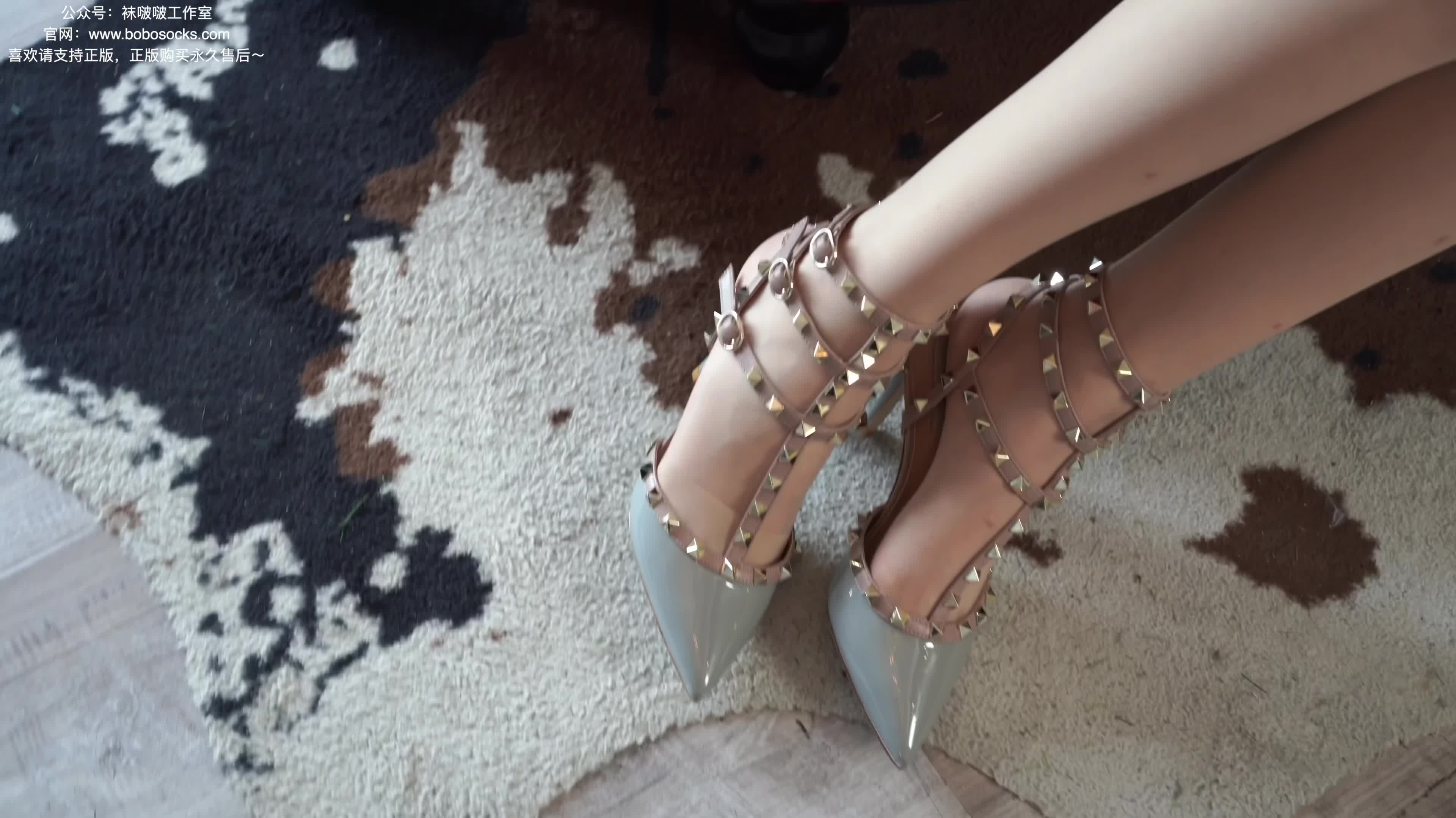 图片[2]-BoBoSocks袜啵啵_NO.126_小甜豆_华伦天奴高跟鞋_肉丝_141P_1V_6.28GB-丽丝屋