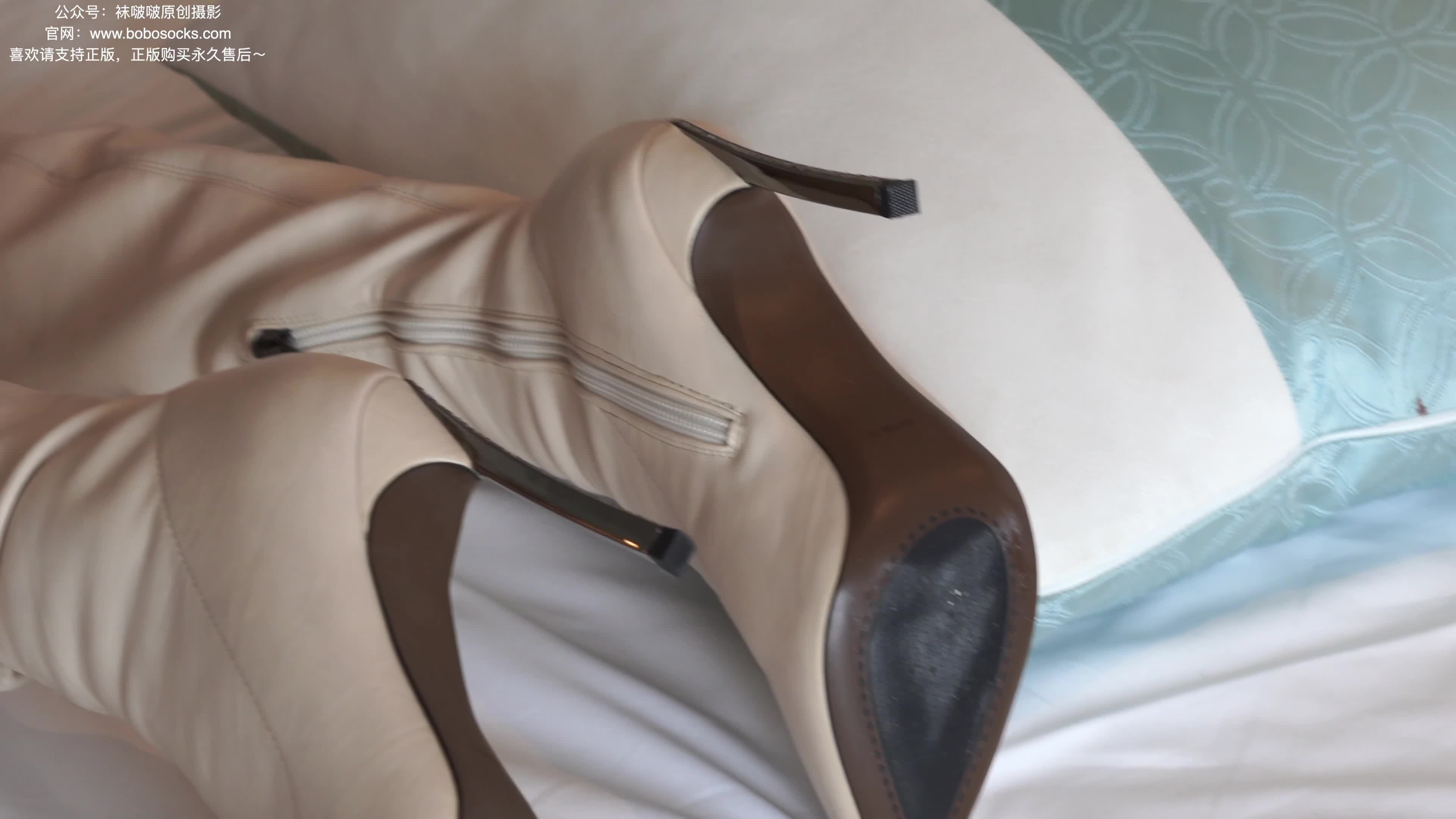 图片[3]-BoBoSocks袜啵啵_NO.136_小甜豆_高跟长靴_白棉袜_裸足_200P1V_7.3G-丽丝屋