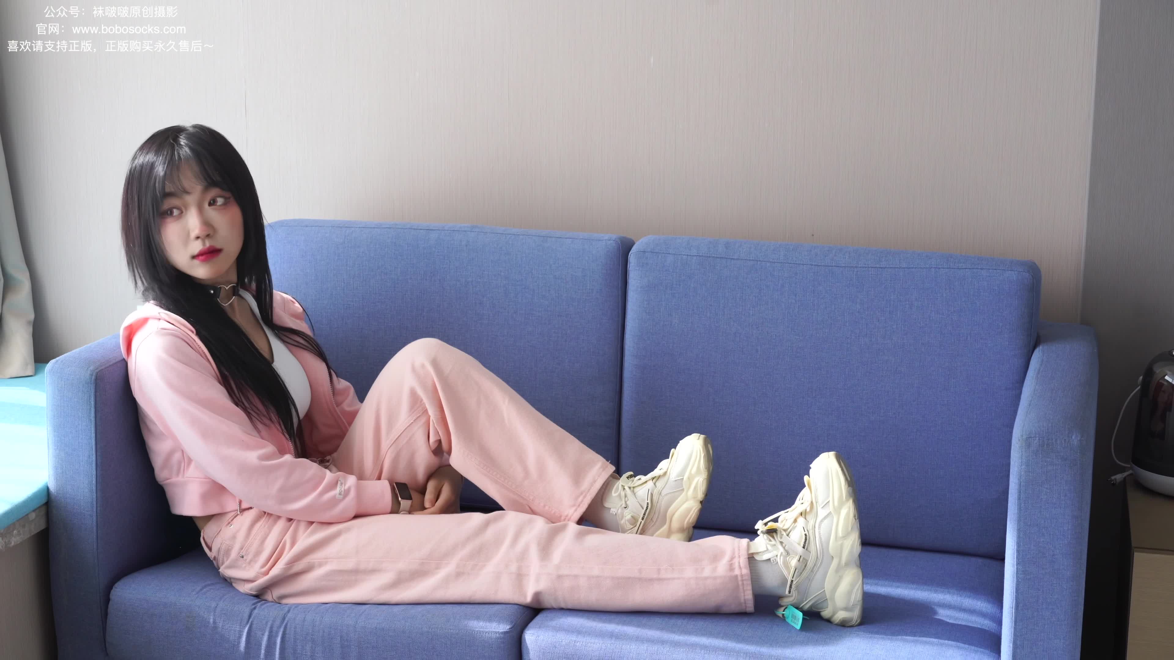 图片[2]-BoBoSocks袜啵啵_NO.141_周周_运动鞋_白棉袜_自然穿脏_裸足_140P_1V_5.57G-丽丝屋