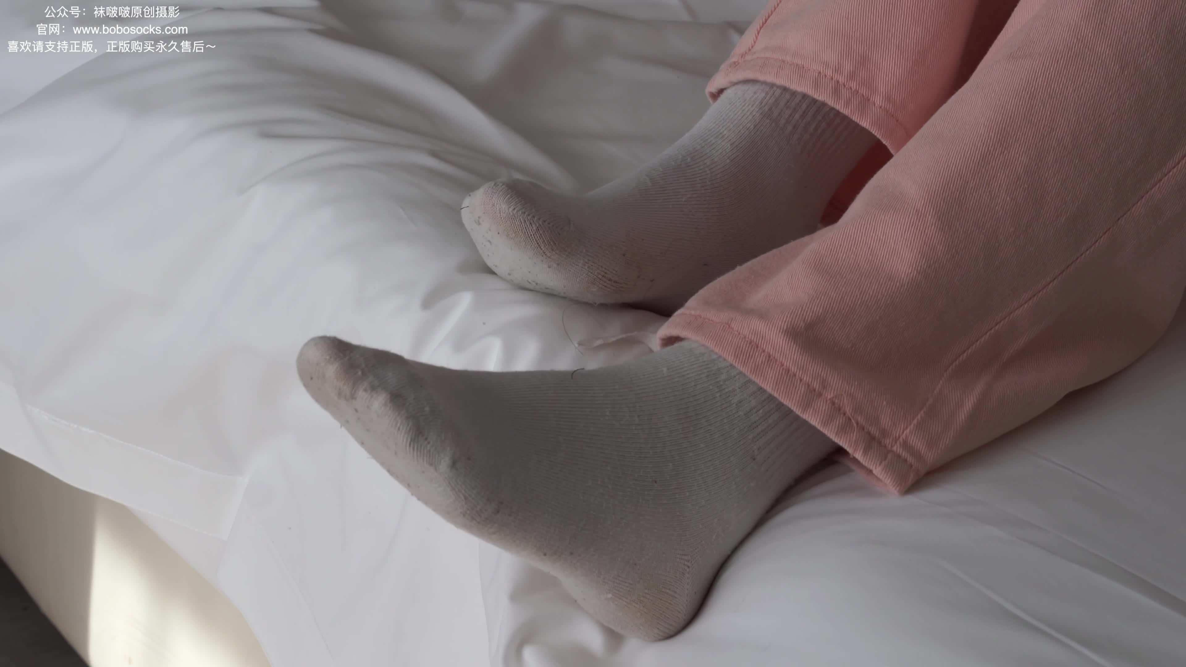 图片[3]-BoBoSocks袜啵啵_NO.141_周周_运动鞋_白棉袜_自然穿脏_裸足_140P_1V_5.57G-丽丝屋