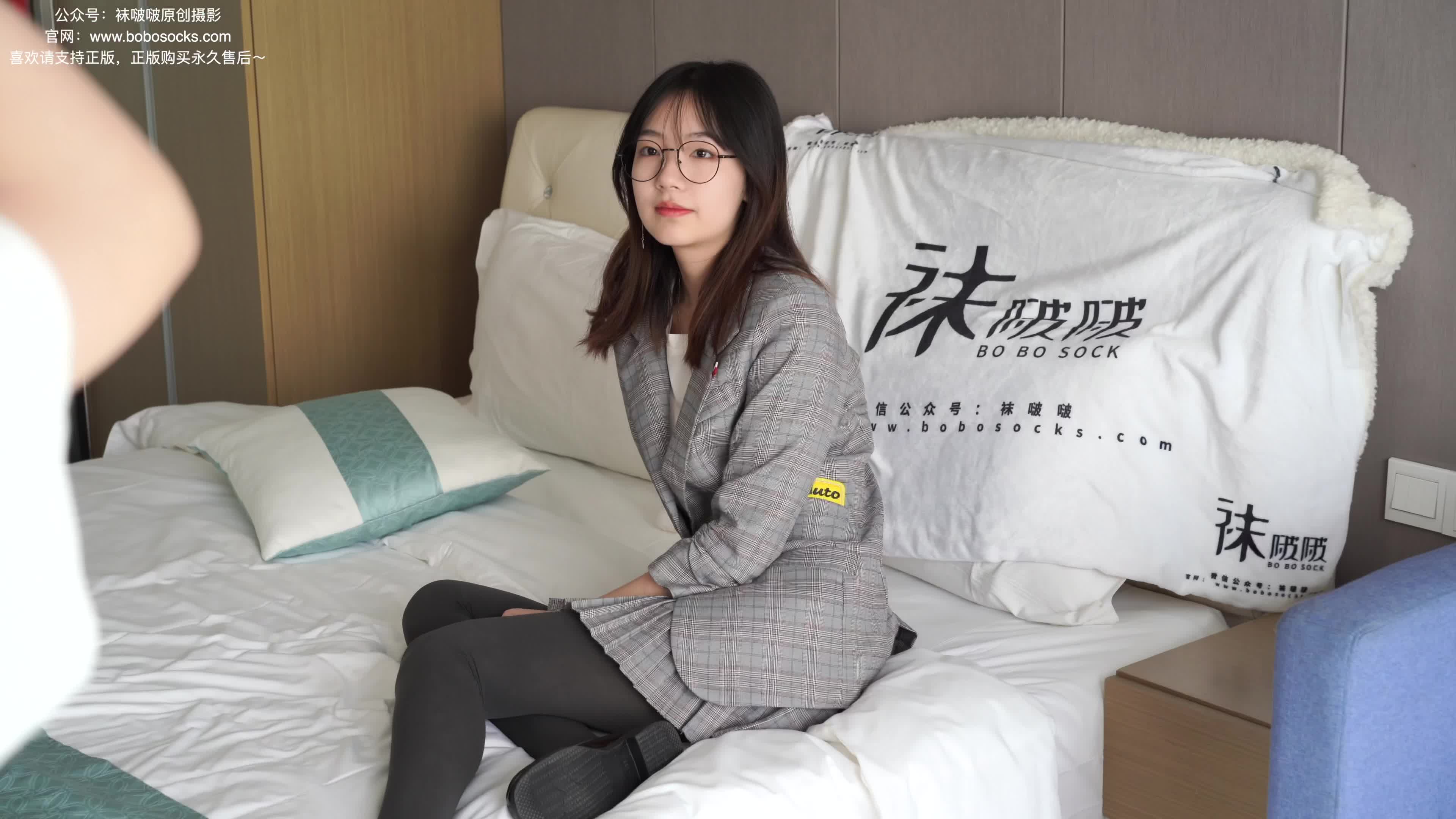 图片[2]-BoBoSocks袜啵啵_NO.210_小甜豆_皮鞋_厚灰丝_ol装_140P_1V_5.63GB-丽丝屋