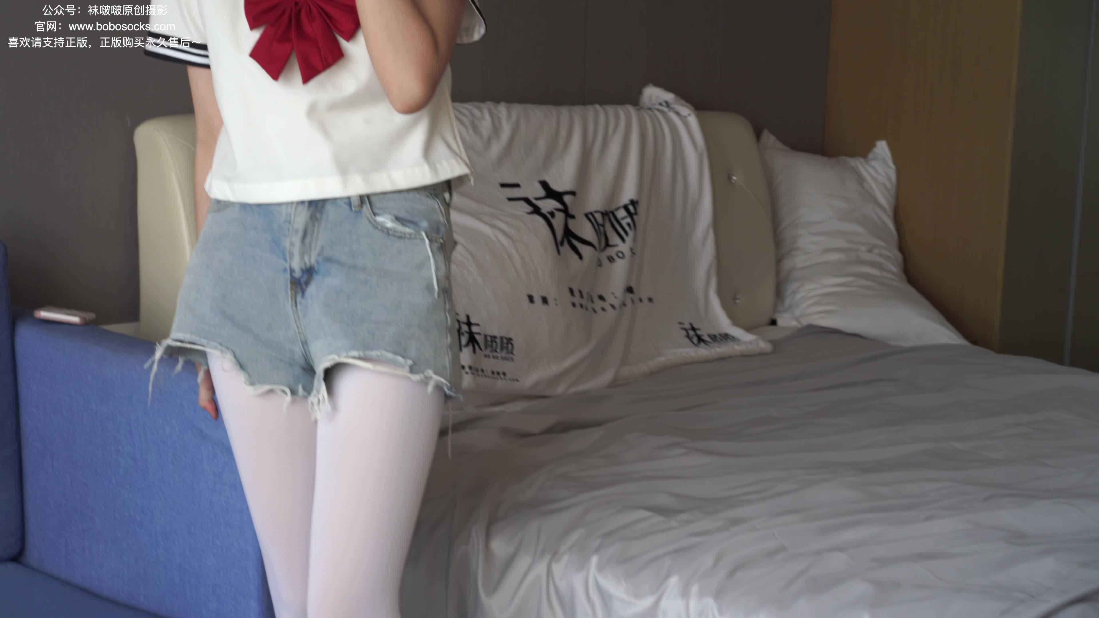 BoBoSocks袜啵啵_NO.215_小甜豆_三双帆布鞋板鞋_厚白丝_黑丝_花絮版_144P_1V_6.55G-丽丝屋