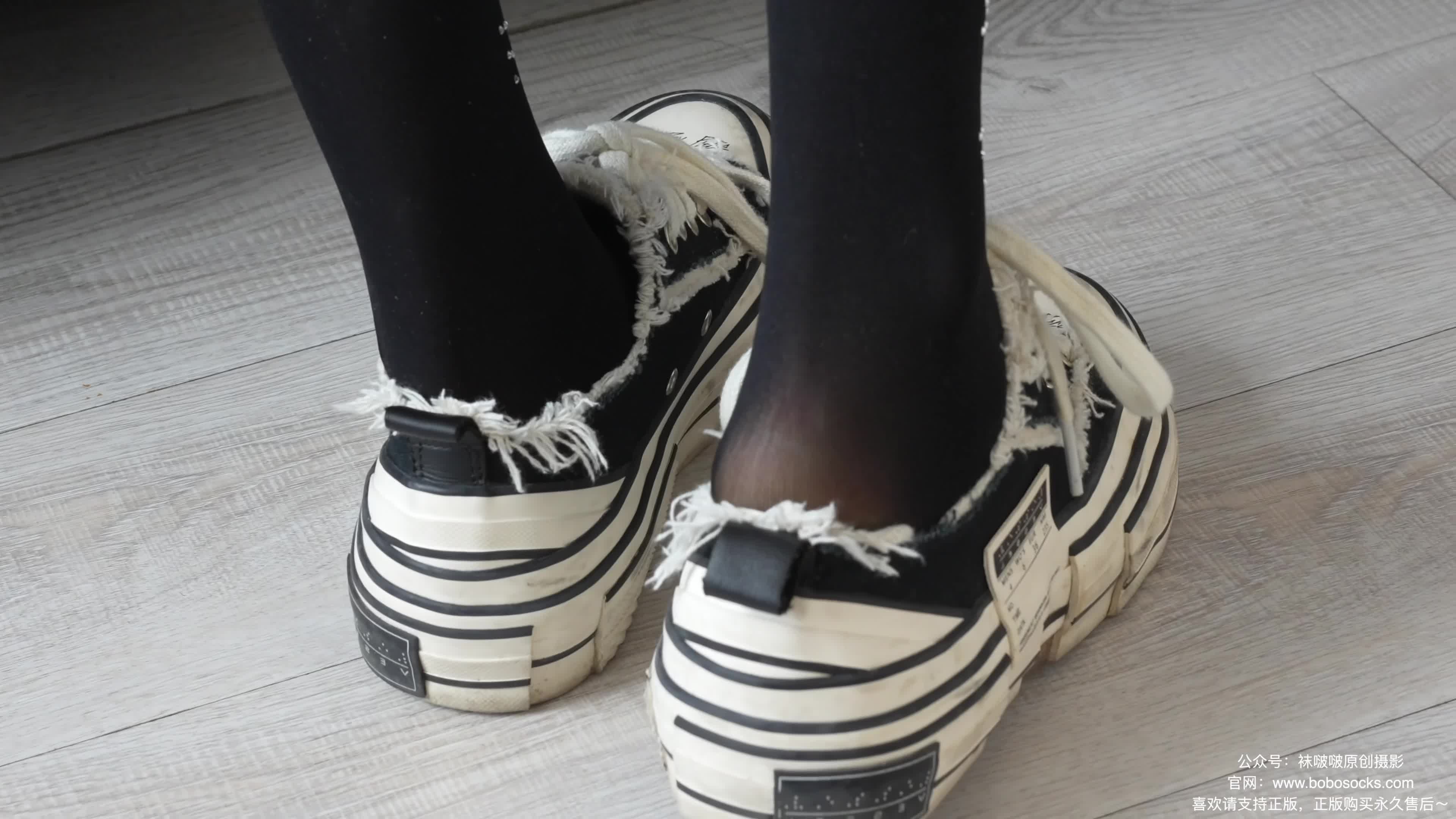 图片[5]-BoBoSocks袜啵啵_NO.219_稚予_板鞋_拖鞋_厚黑丝_蕾丝黑丝_花絮版_140P_1V_5.38G-丽丝屋