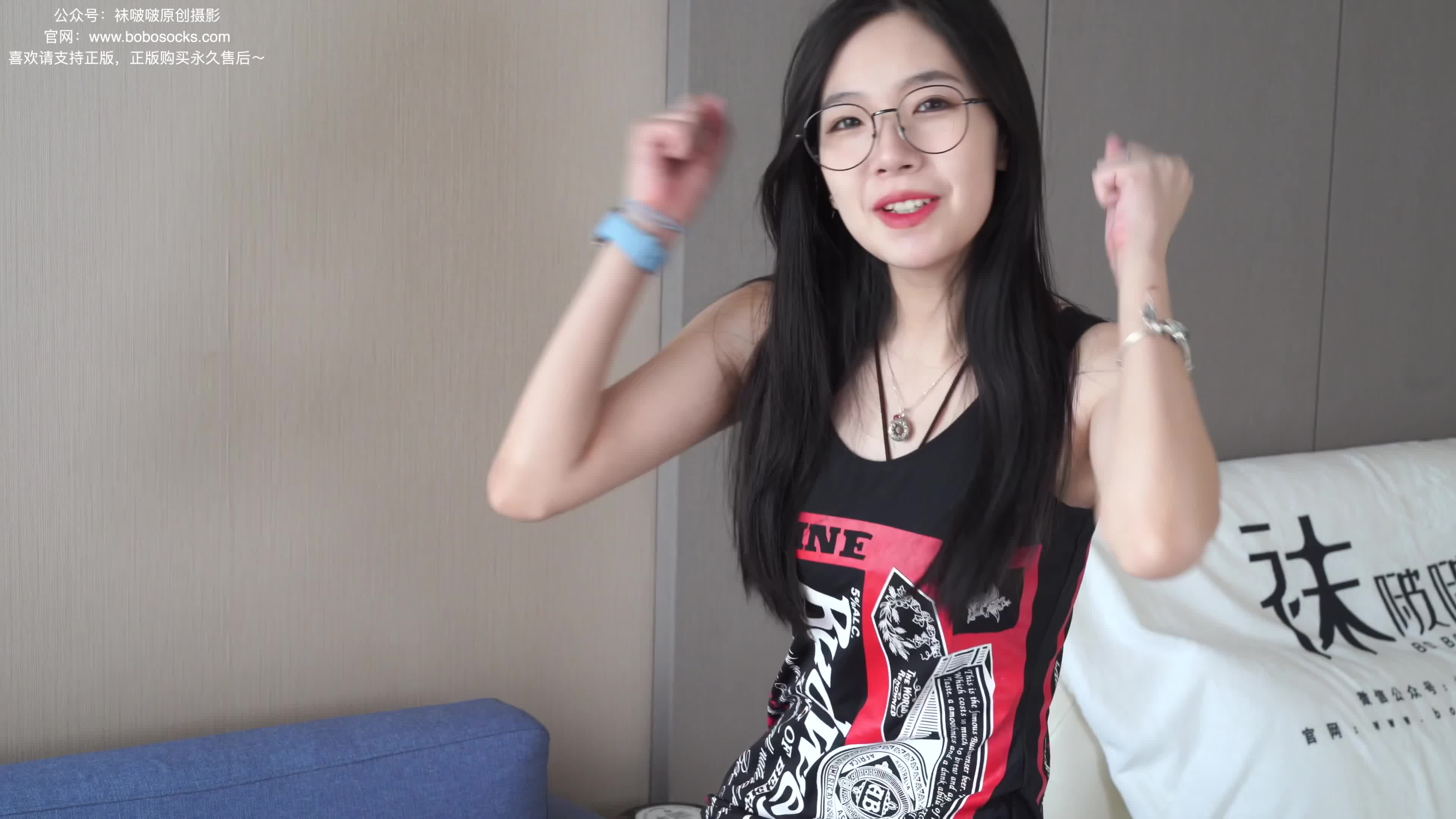 BoBoSocks袜啵啵_NO.230_小甜豆_两双高跟鞋_板鞋_油亮肉丝_油亮白丝_150P_1V_6.57GB-丽丝屋