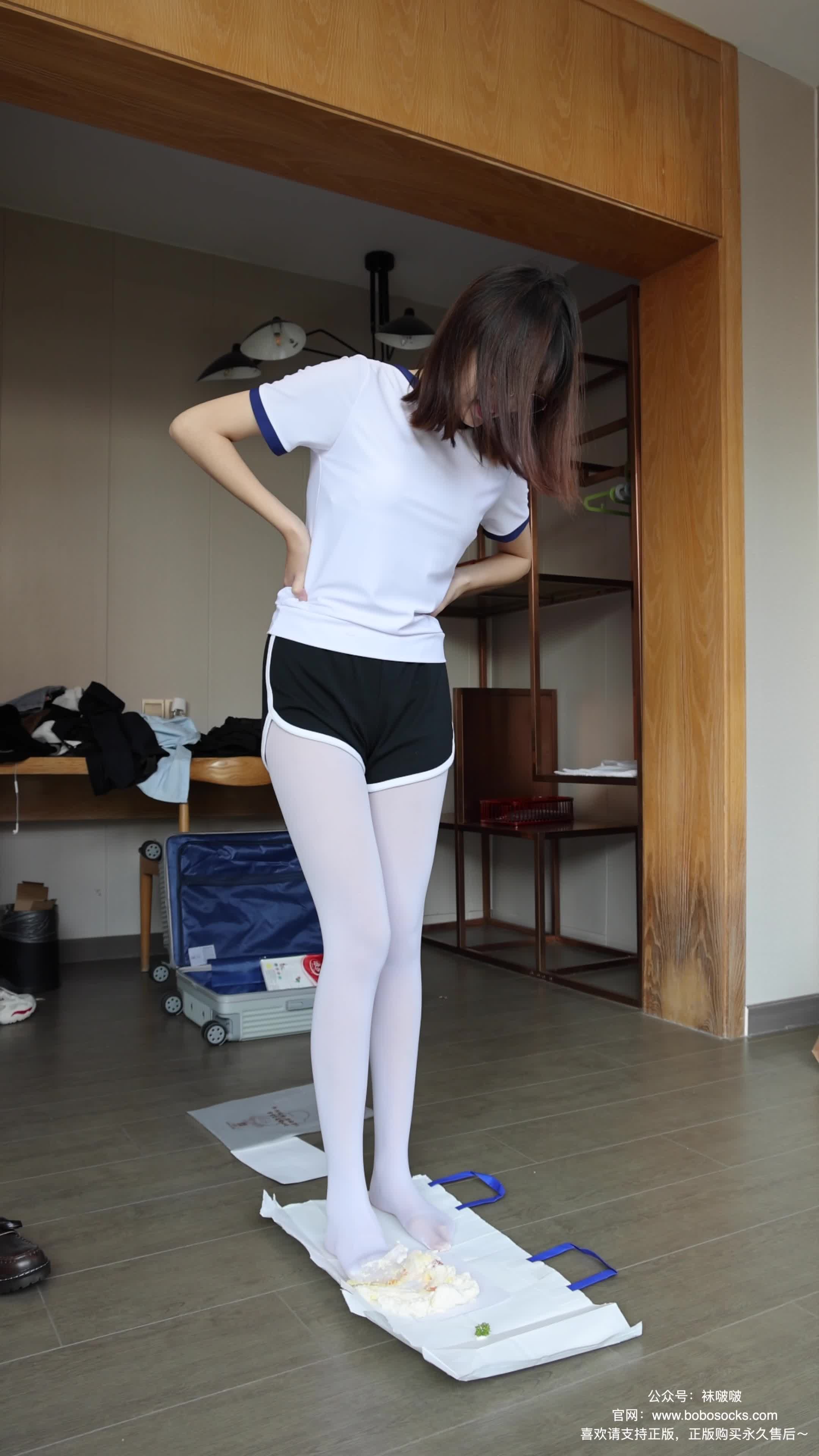 图片[3]-BoBoSocks袜啵啵_积分限定作品_NO.008_小甜豆_皮鞋_厚白丝_踩奶油蛋糕剧情_1V_650.7M-丽丝屋