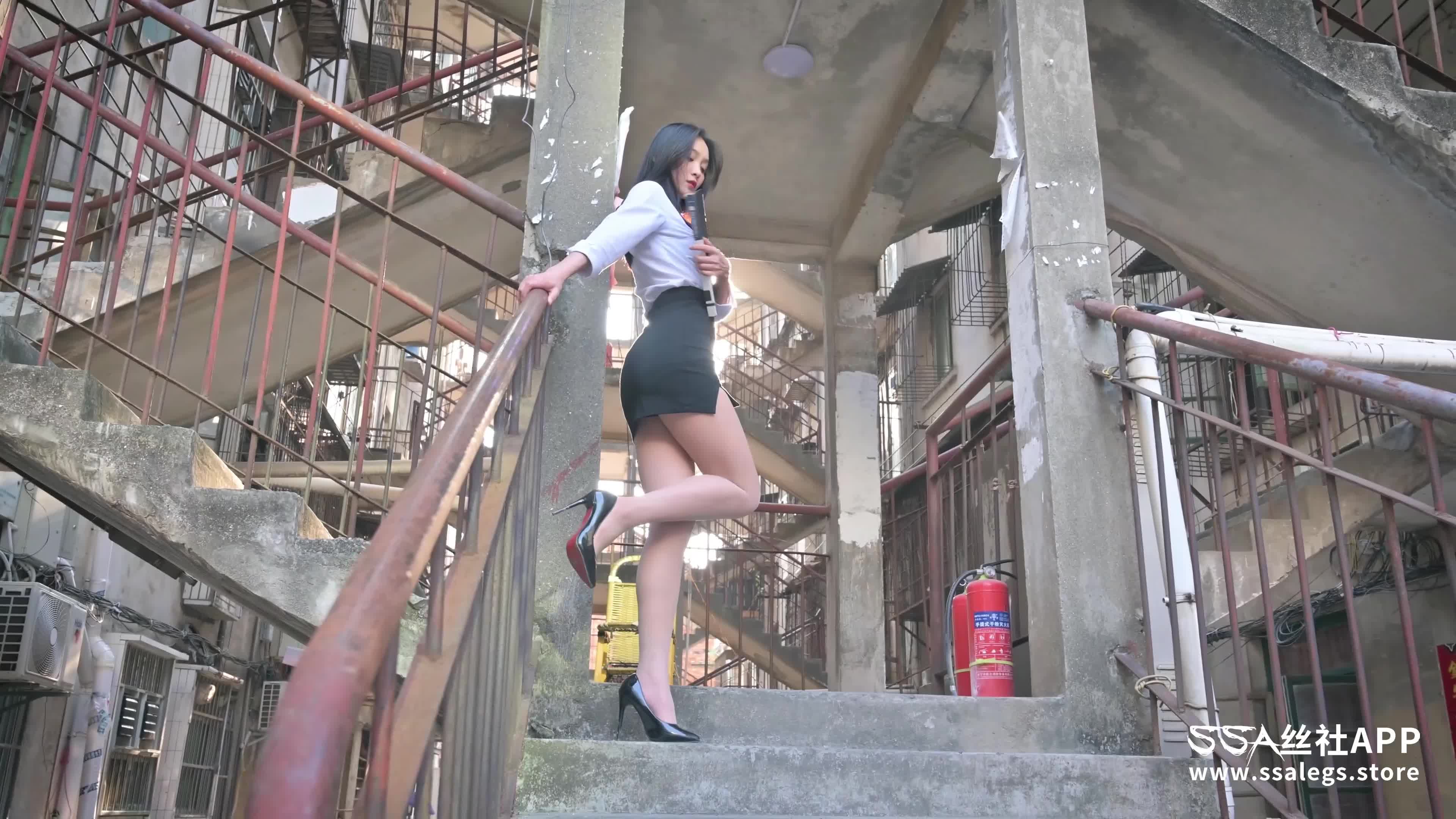 图片[2]-SSA丝社_短片_NO.091_君君_外拍丝袜_1V_628.7M-丽丝屋