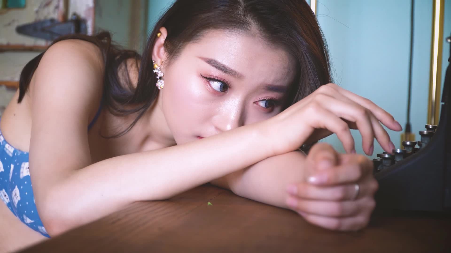 YALAYI雅拉伊_视频_2019.10.07_V078_娇艳欲滴_心怡_1V_144M-丽丝屋