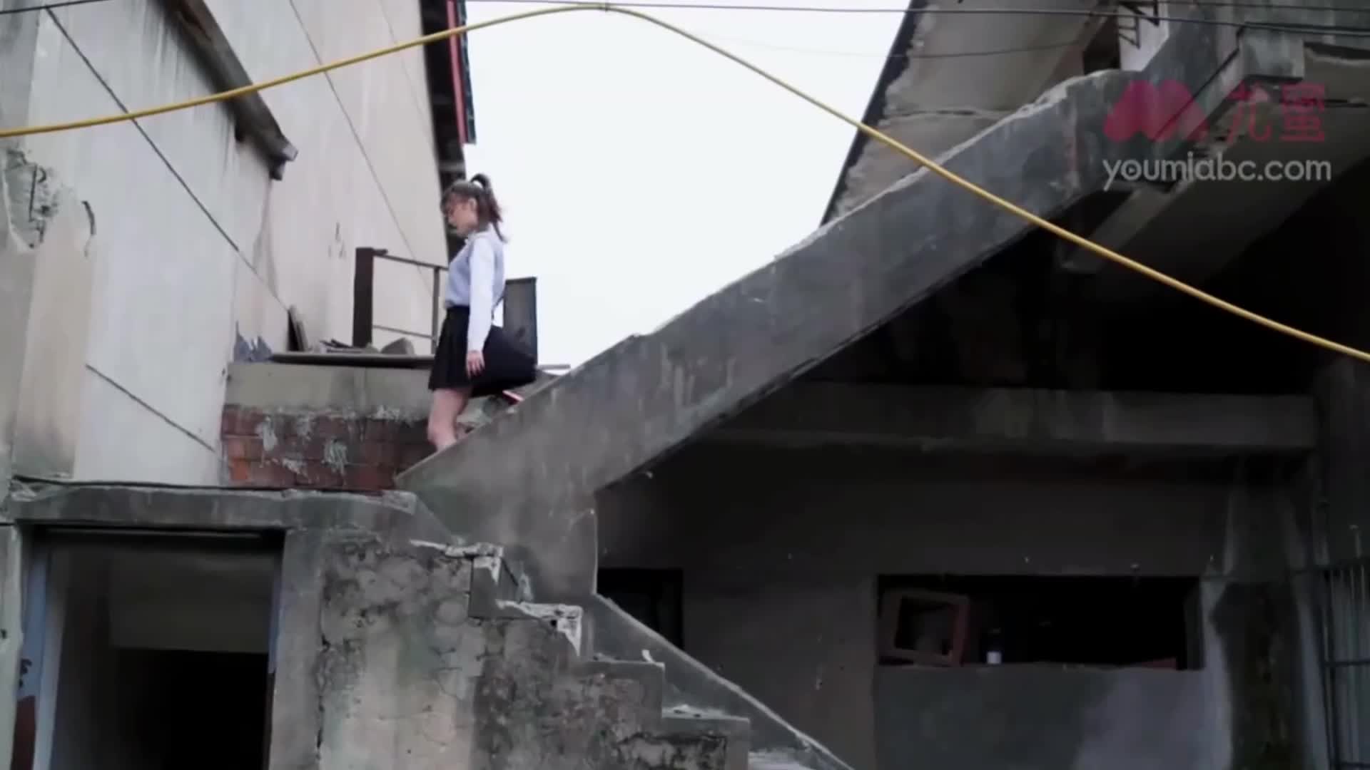 图片[3]-YouMi尤蜜_视频_2020.04.20_NO.602_桀骜不驯の持枪少女_尤蜜合辑_1V_128MB-丽丝屋