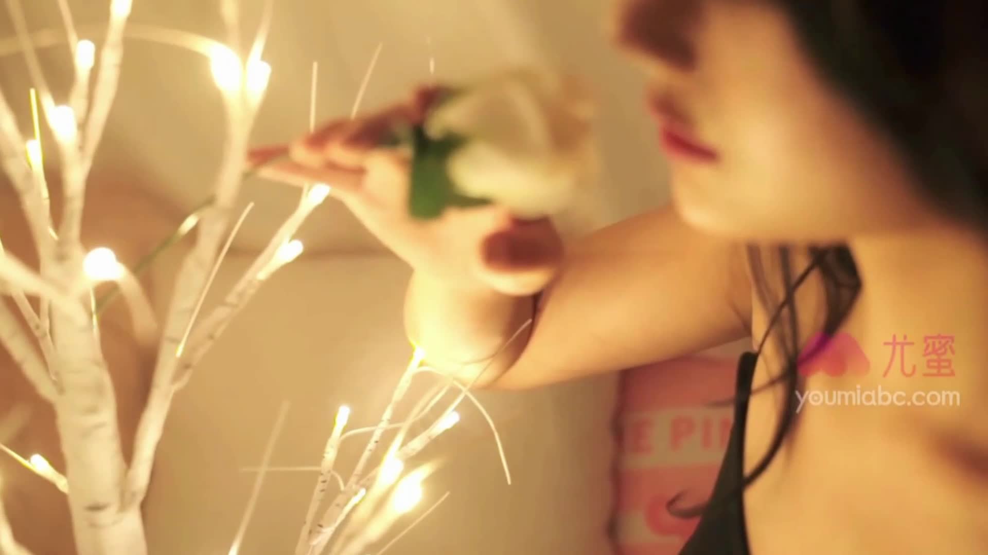 图片[2]-YouMi尤蜜_视频_2020.05.19_NO.642_梦幻香闺_何嘉颖_1V_156MB-丽丝屋
