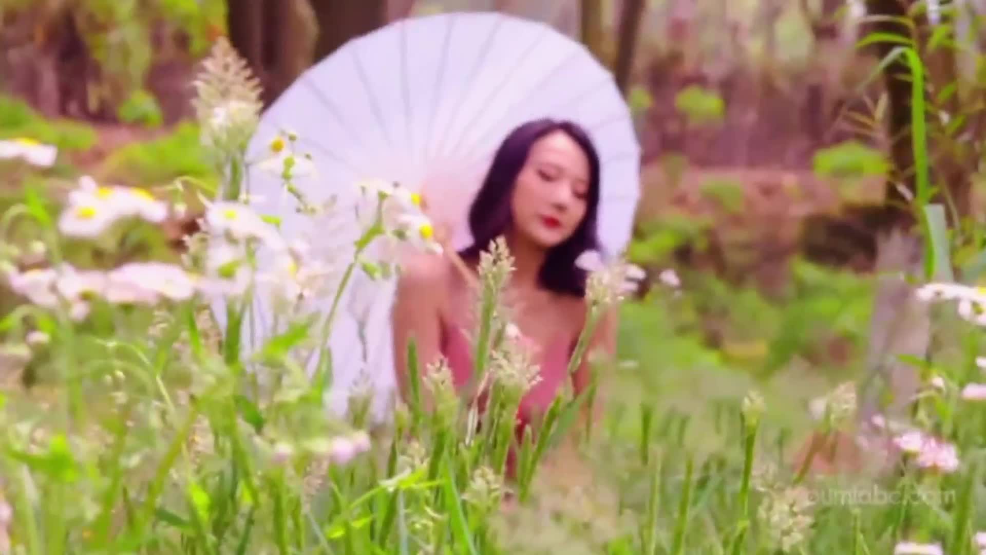 图片[2]-YouMi尤蜜_视频_2020.06.30_NO.670_林间の曦光_何嘉颖_1V_136MB-丽丝屋