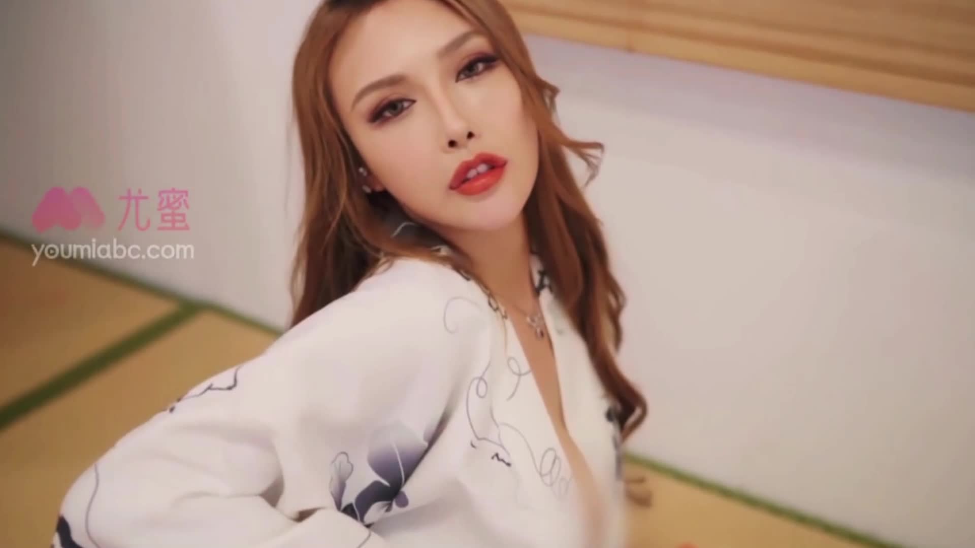 图片[4]-YouMi尤蜜_视频_2020.11.26_NO.758_玉面狐妖_李承美_1V_123MB-丽丝屋