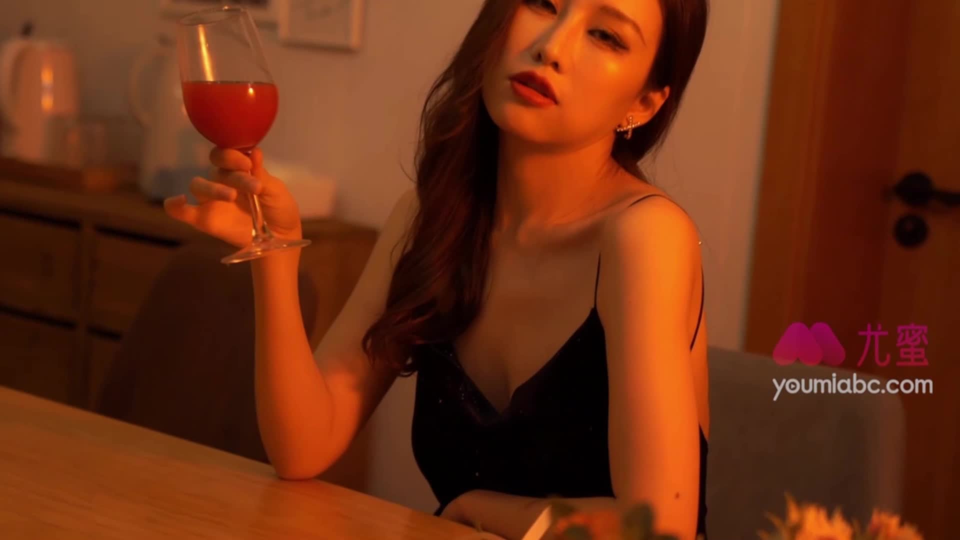 图片[4]-YouMi尤蜜_视频_2021.07.19_NO.870_恋恋风尘_月音瞳_1V_174MB-丽丝屋