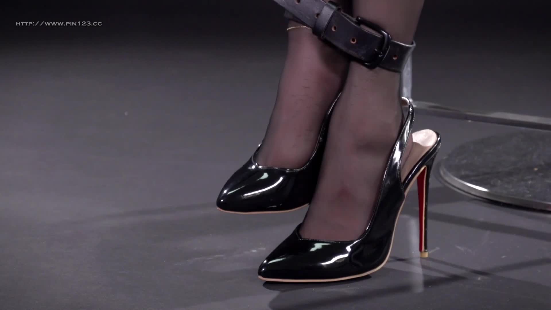 图片[2]-Ligui丽柜_2023.08.19_HD视频_撕袜四马_小七_1V_1.09G-丽丝屋