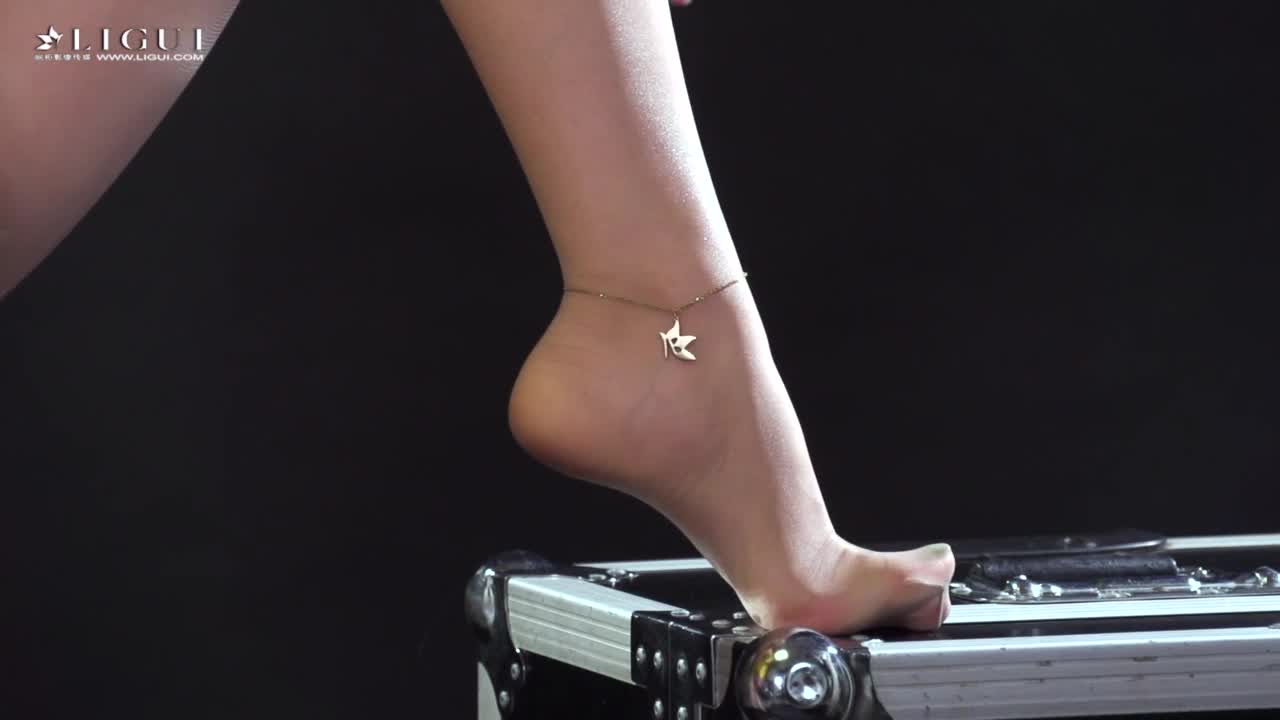 图片[3]-Ligui丽柜_HD视频_2020.03.05_性感赛道女郎_安娜_1V_191MB-丽丝屋