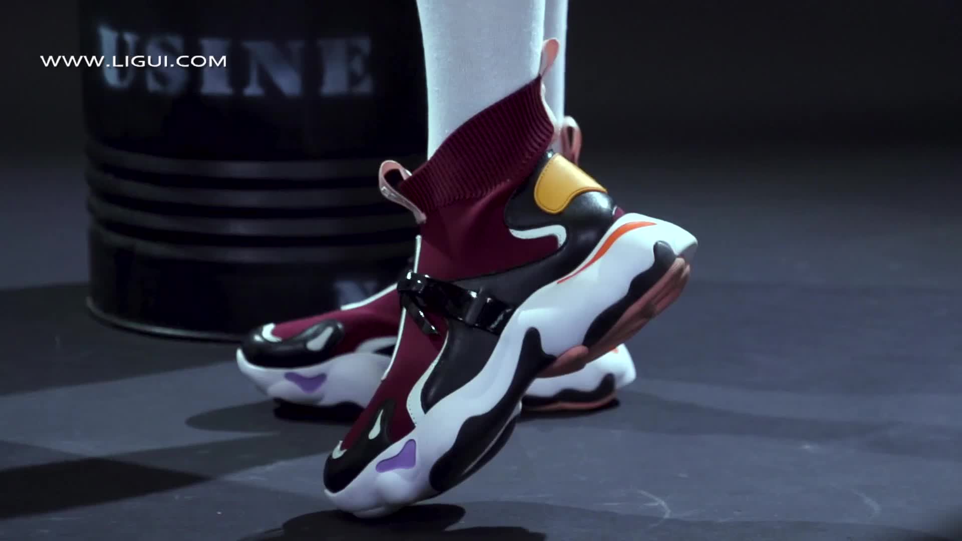 Ligui丽柜_HD视频_2020.10.15_滑板少女_甜甜_1V_222MB-丽丝屋