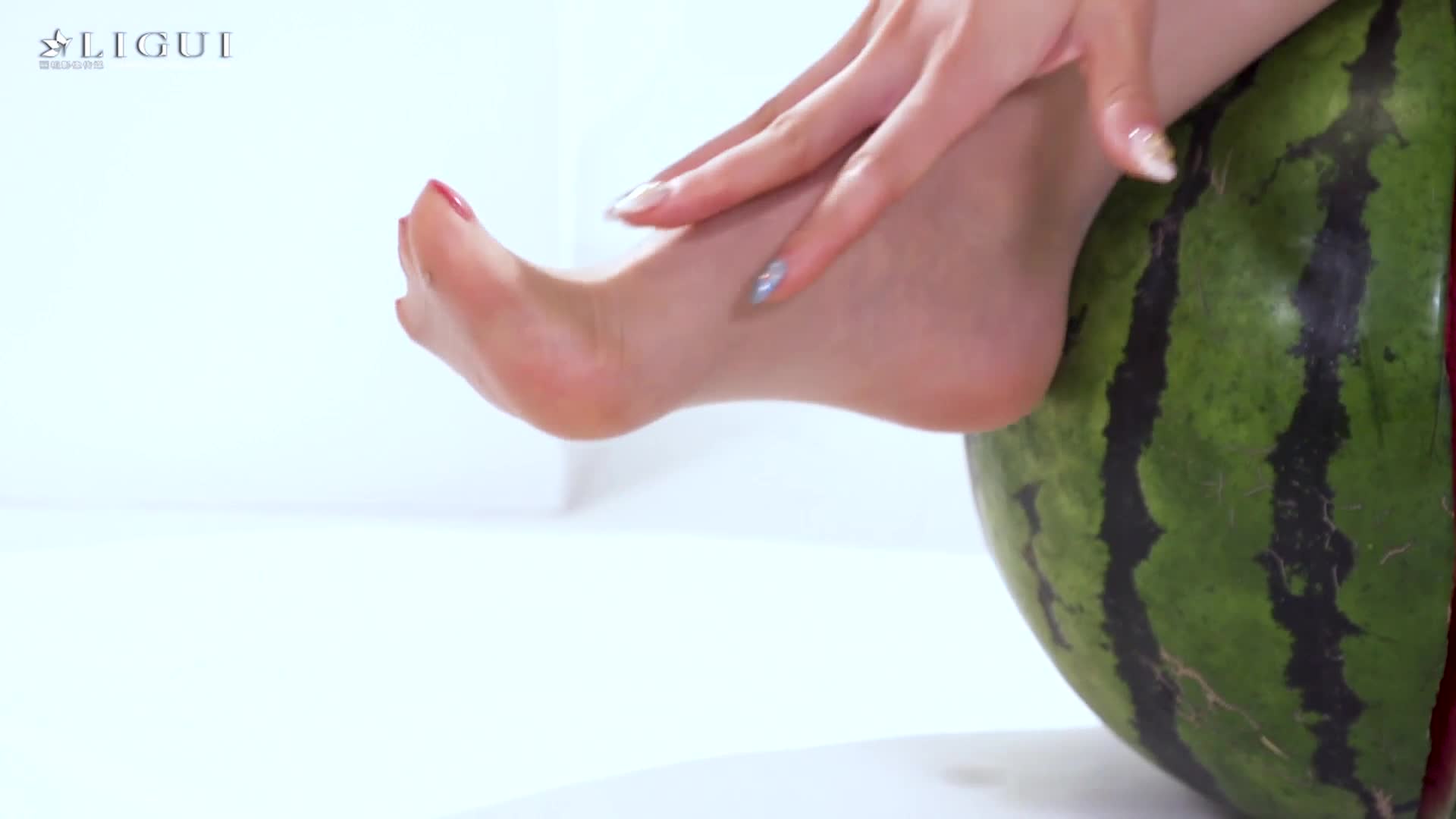 图片[4]-Ligui丽柜_HD视频_2020.11.24_瓜蒂并熟_凉儿_1V_238MB-丽丝屋