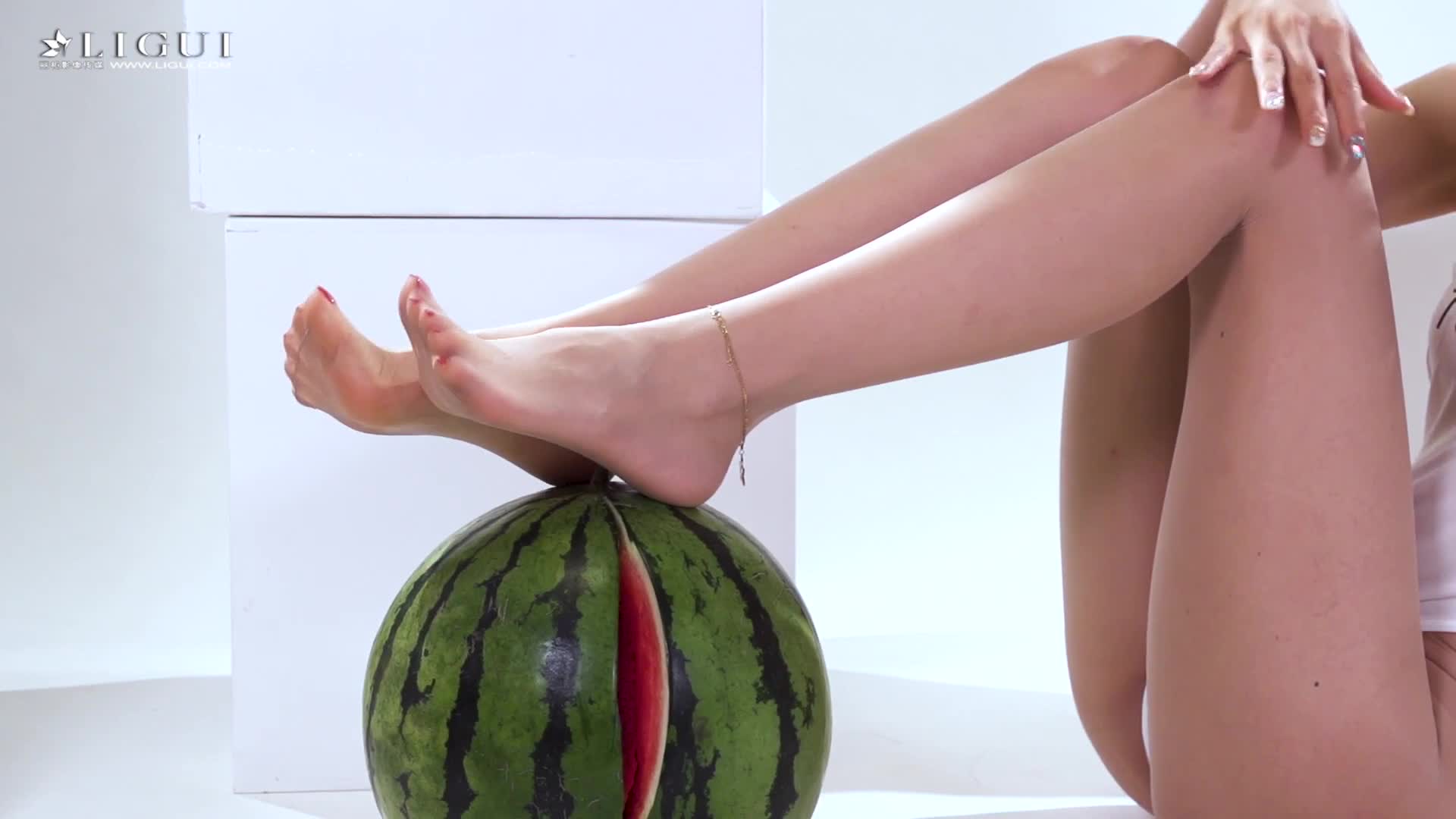 图片[5]-Ligui丽柜_HD视频_2020.11.24_瓜蒂并熟_凉儿_1V_238MB-丽丝屋