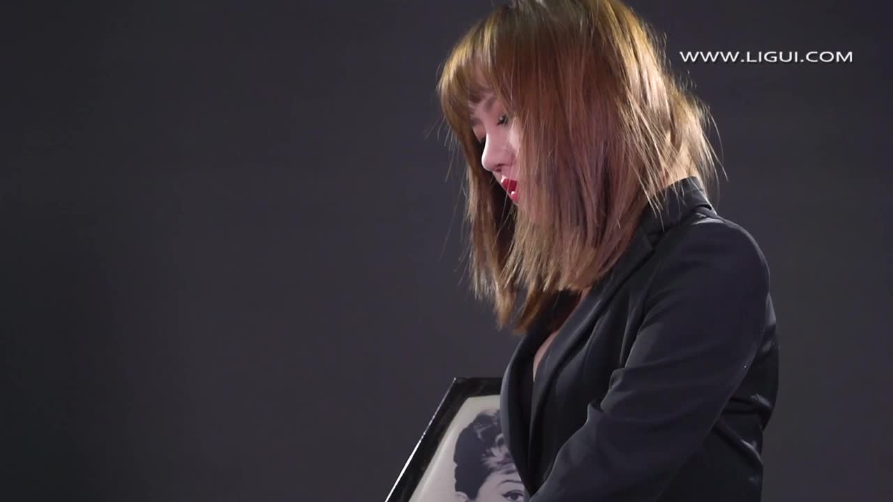 Ligui丽柜_HD视频_2020.11.28_惩戒秘书_多多_1V_637MB-丽丝屋