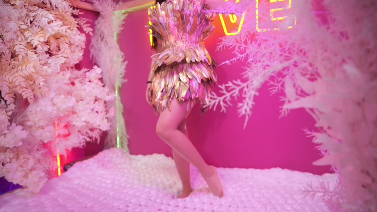 图片[5]-Ligui丽柜_HD视频_2021.04.12_小熊肉丝诱惑_小熊_1V_354MB-丽丝屋