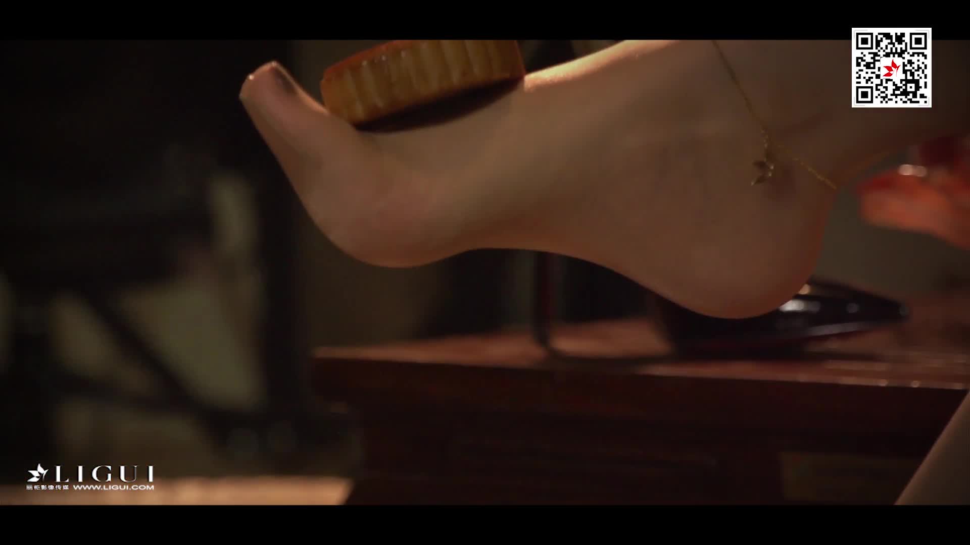 图片[2]-Ligui丽柜_高清视频_2017.10.03_Vicky_高跟美腿的佳节盛宴_1V_313M-丽丝屋