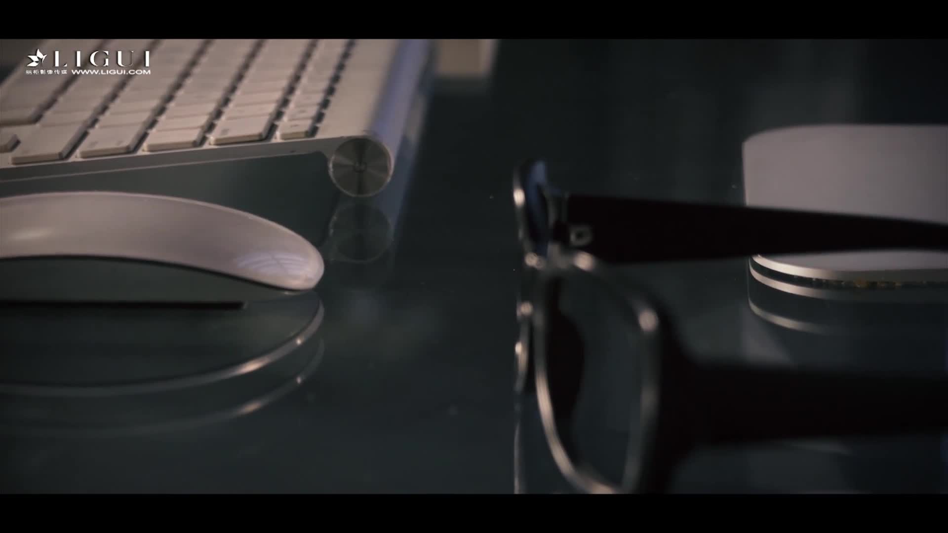 Ligui丽柜_高清视频_2017.11.02_媛宝_白领美腿丝袜里的故事_1V_170M-丽丝屋