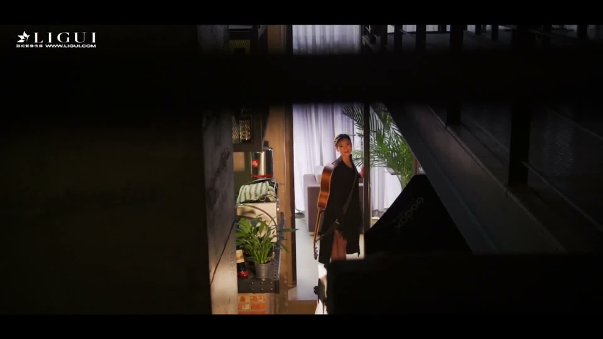 图片[2]-Ligui丽柜_高清视频_2017.11.25_美女陪唱琴丝撩动_悠悠_1V_154M-丽丝屋