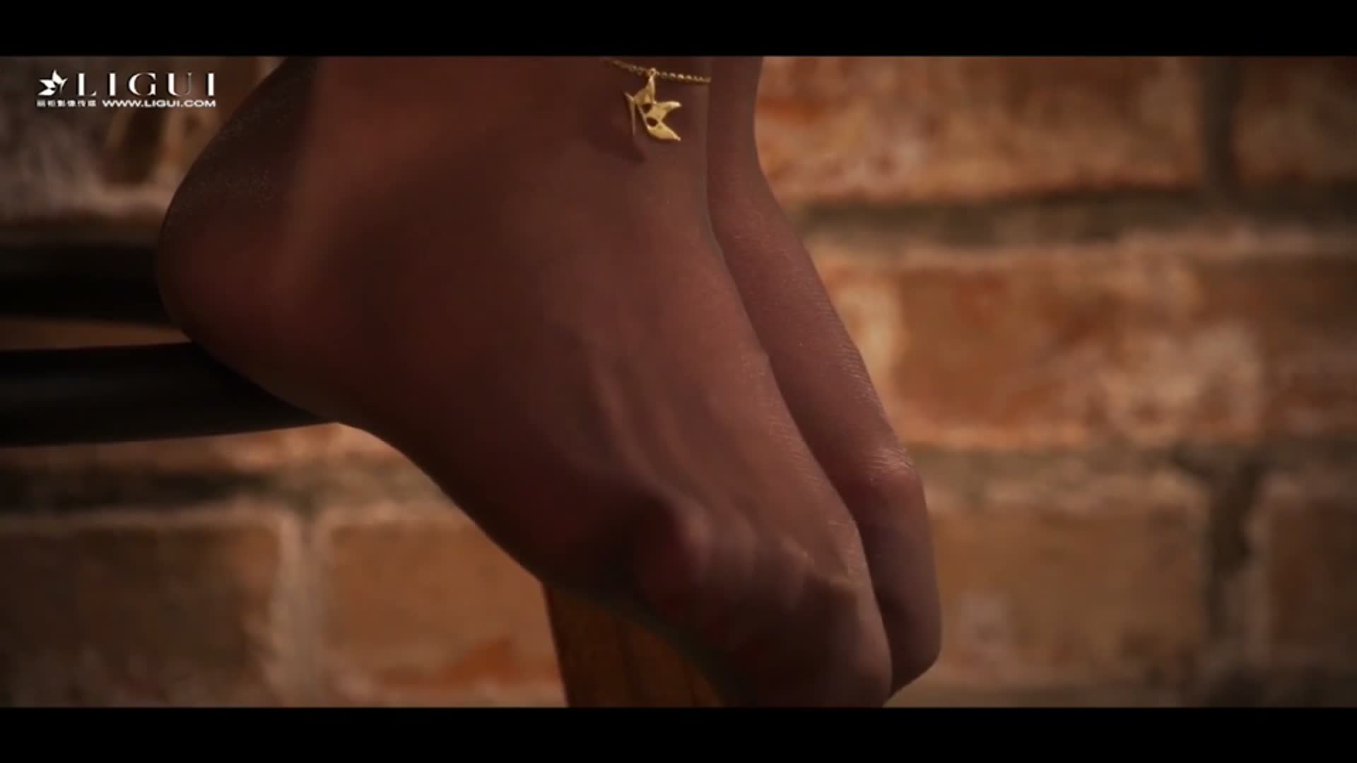 图片[3]-Ligui丽柜_高清视频_2017.11.25_美女陪唱琴丝撩动_悠悠_1V_154M-丽丝屋