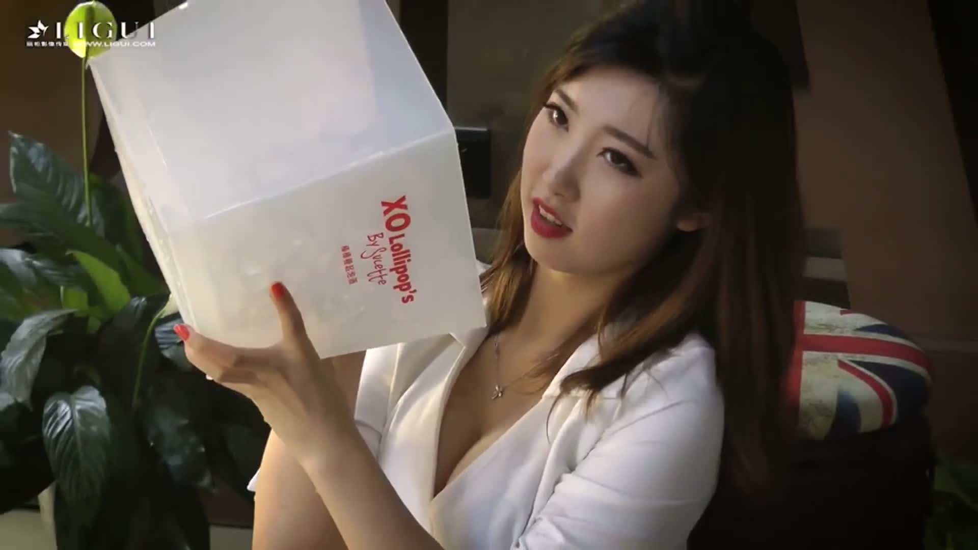 Ligui丽柜_高清视频_2018.06.14_冰桶挑战_筱筱_筱筱_1V_172M-丽丝屋