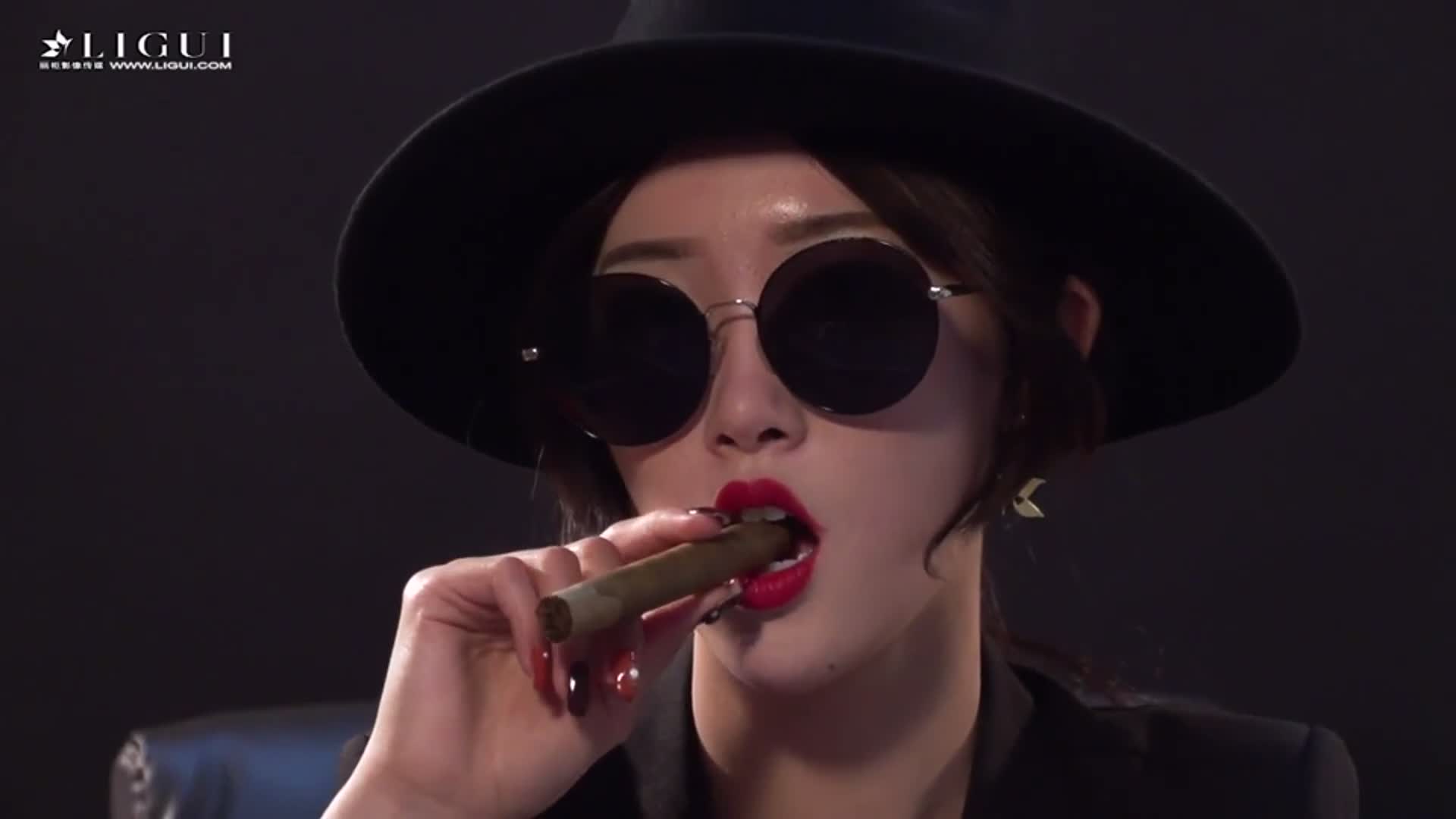 Ligui丽柜_高清视频_2018.11.20_黑丝千后_筱筱_1V_327M-丽丝屋