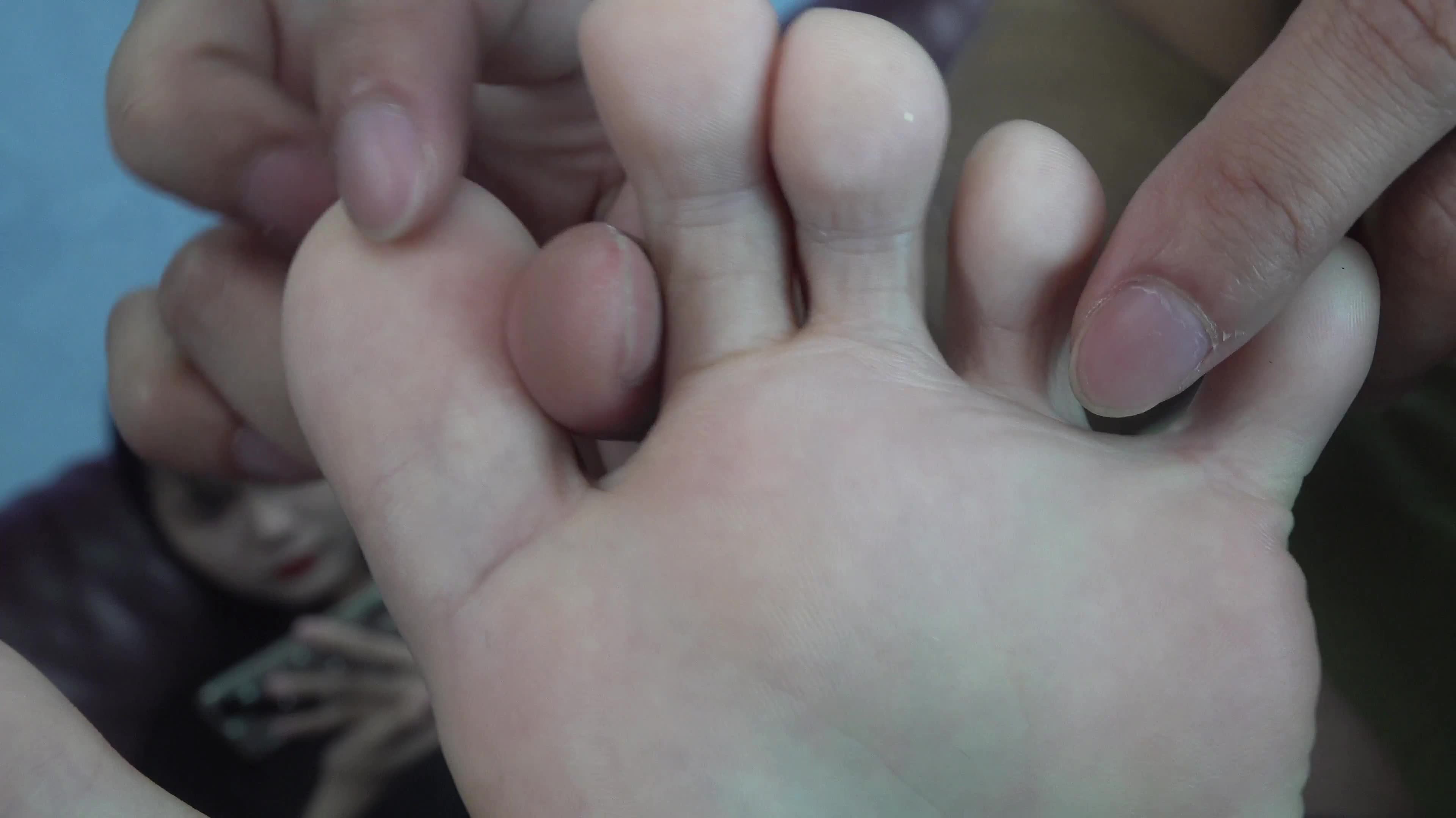 图片[3]-南国足艺视频_NO.035_清纯小雪害羞脱白袜_近距离秀脚_1V_3.89G-丽丝屋