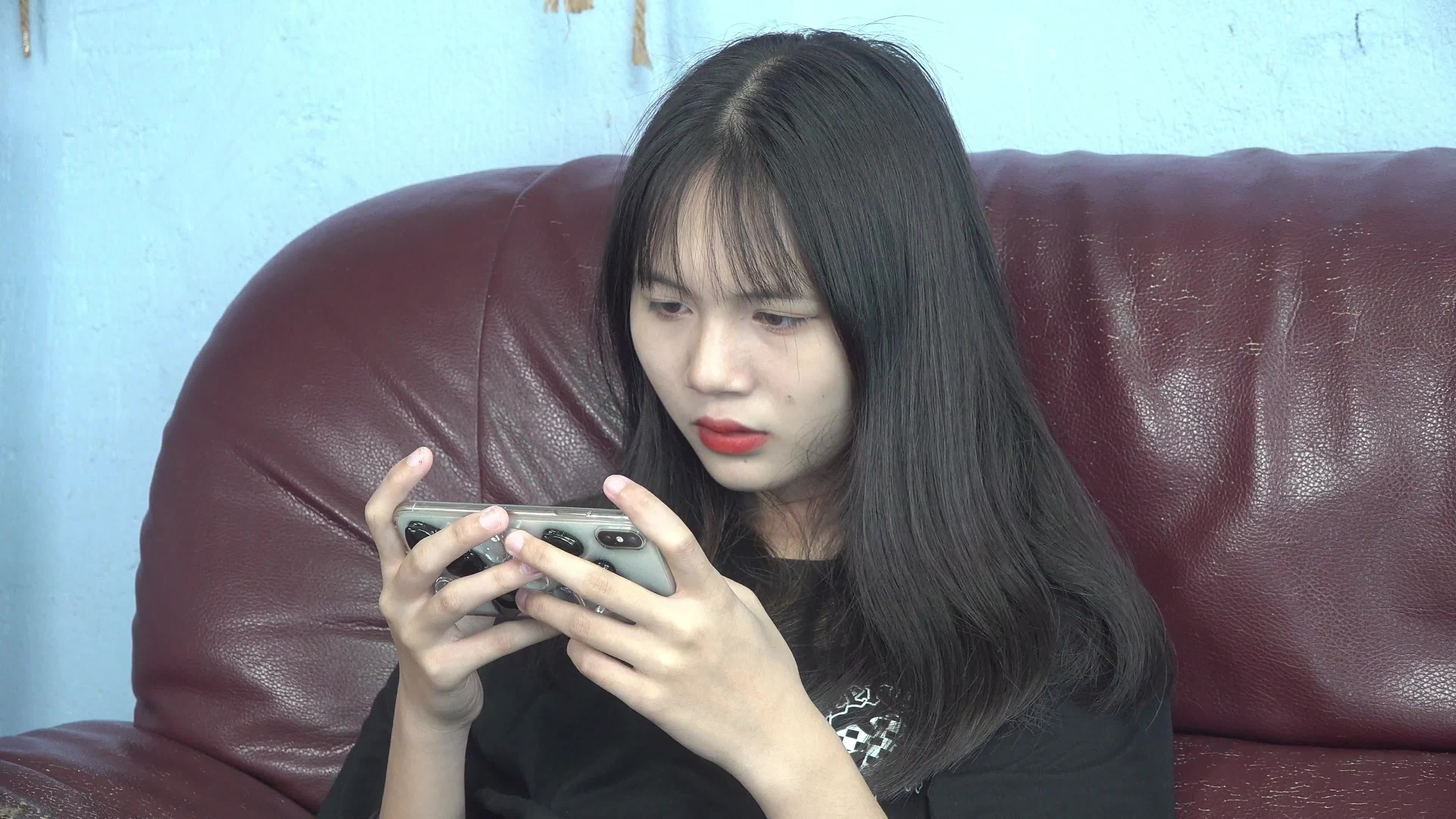 图片[4]-南国足艺视频_NO.035_清纯小雪害羞脱白袜_近距离秀脚_1V_3.89G-丽丝屋