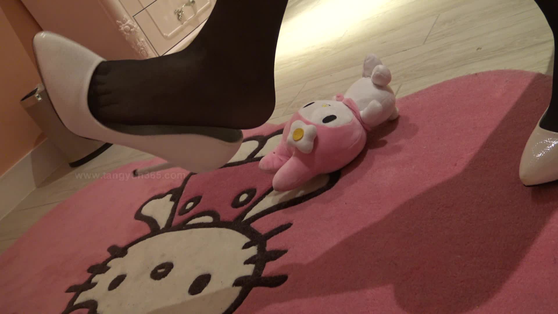 图片[3]-唐韵视频_VX0014_彩玉穿黑丝秀脚_1V_329MB-丽丝屋