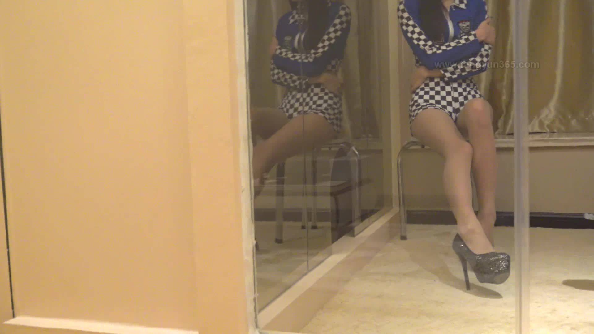 图片[2]-唐韵视频_VX0025_盈盈肉丝足美脚_1V_368M-丽丝屋