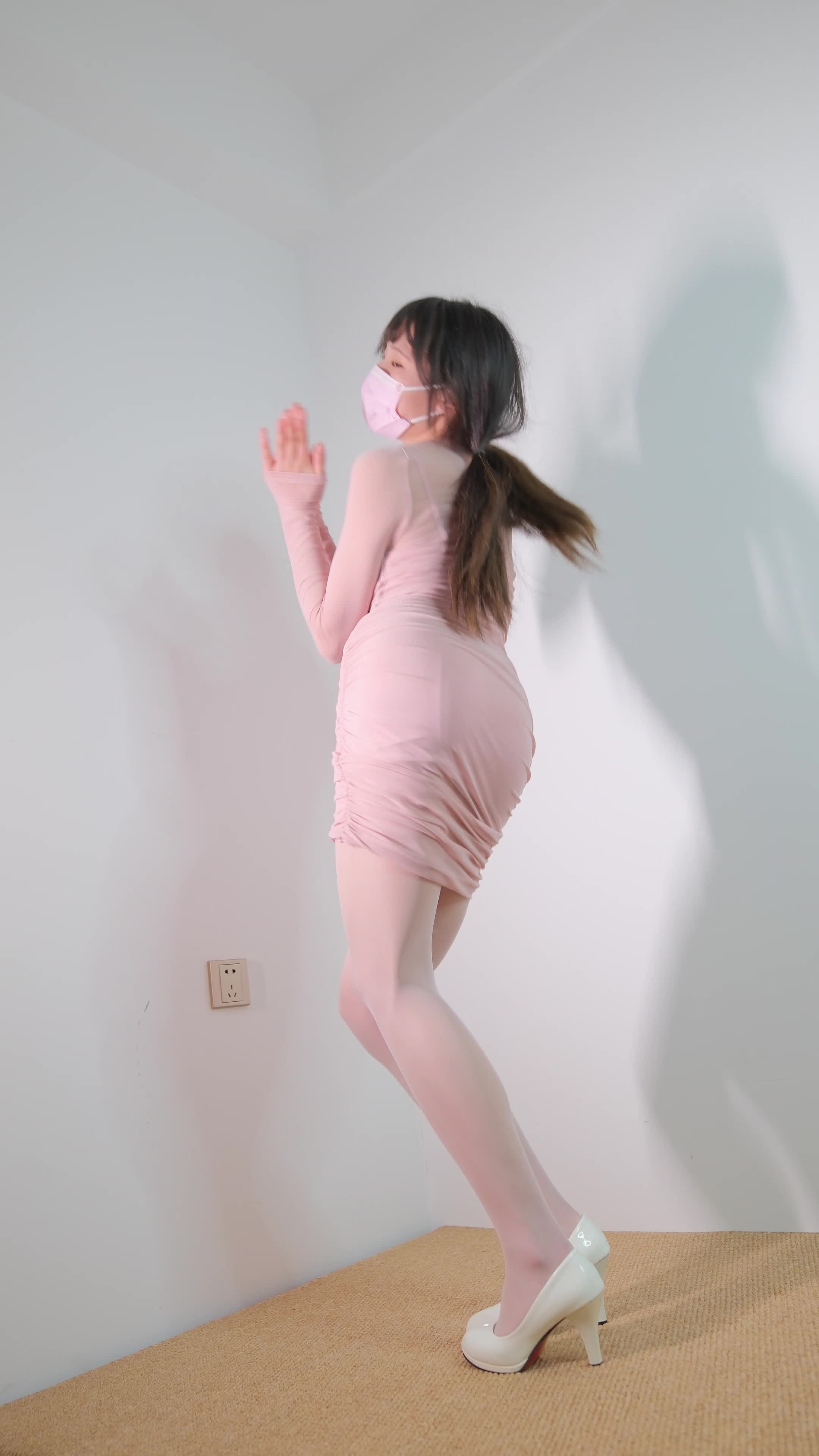 森萝财团_内部VIP系列_春雪_06E4K_116P2V_8.05GB-丽丝屋