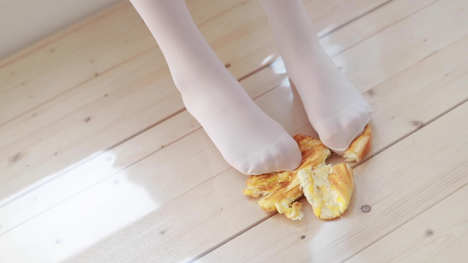 图片[5]-森萝财团写真_JKFUN_002_Aika_可爱学妹丝足_230P1V_5.29GB-丽丝屋