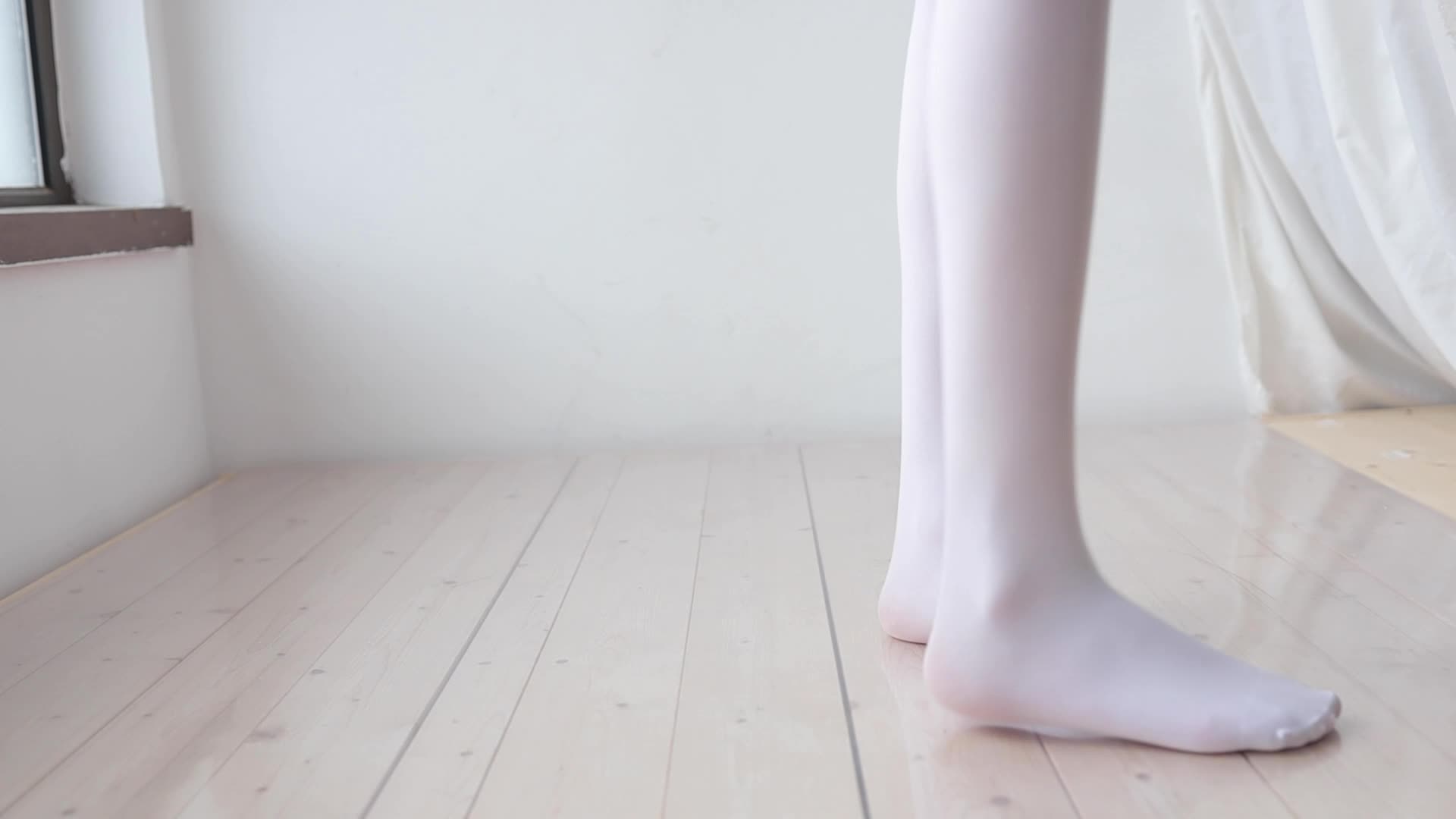 图片[2]-森萝财团写真_JKFUN_008_Aika_60D白丝踩酱肉包_130P1V_2.66GB-丽丝屋