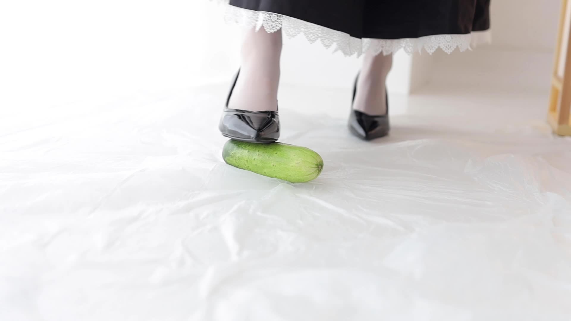 图片[2]-森萝财团写真_JKFUN_017_15D超薄白丝_小梓_127P1V2.32G-丽丝屋