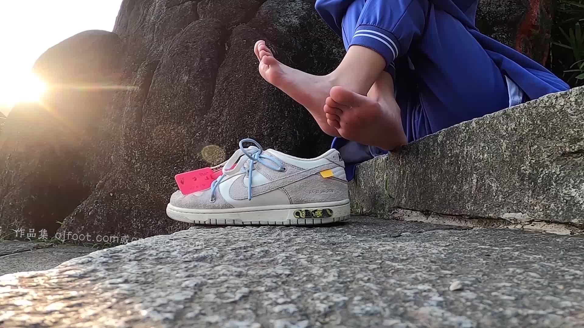 图片[5]-见新摄影_NO.011_梦回学生时代_公园校服棉袜裸足_295P1V_2.95G-丽丝屋