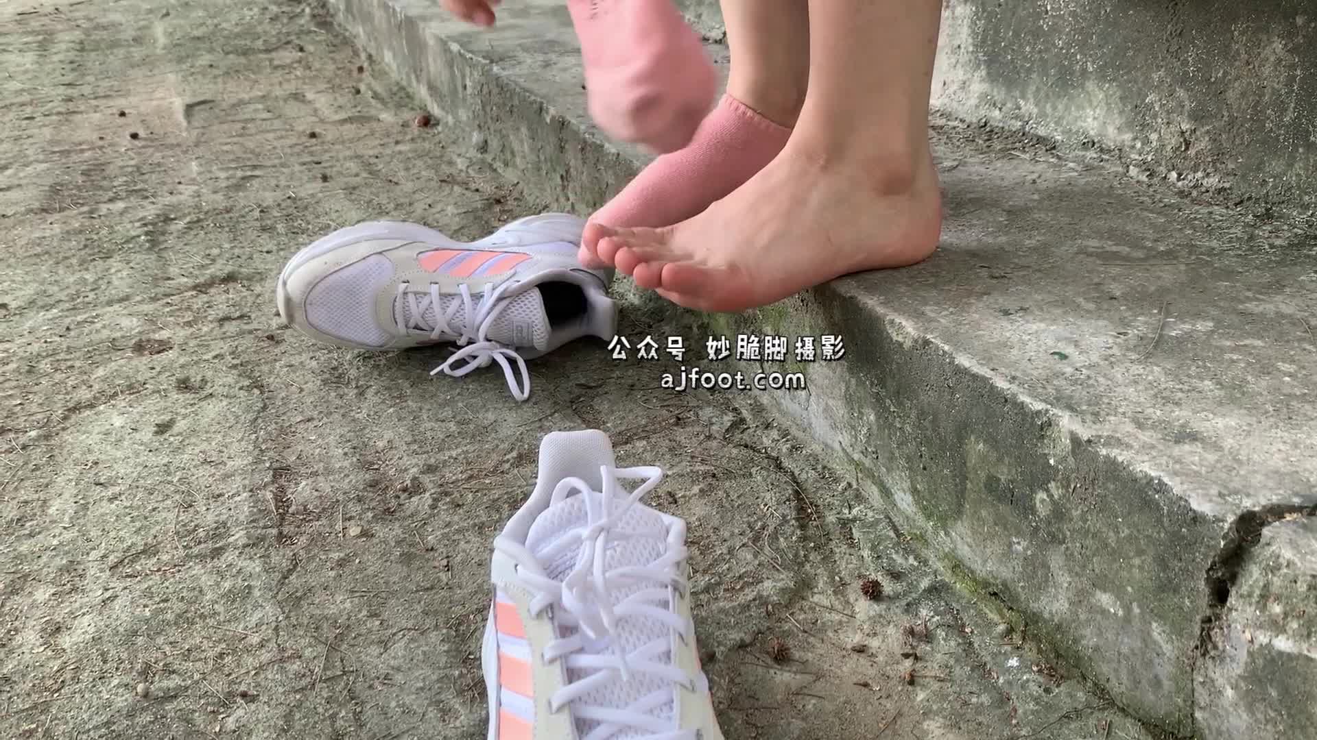 图片[5]-见新摄影_NO.013_大学护理美女户外牛仔裤棉袜_63P1V_1.62G-丽丝屋