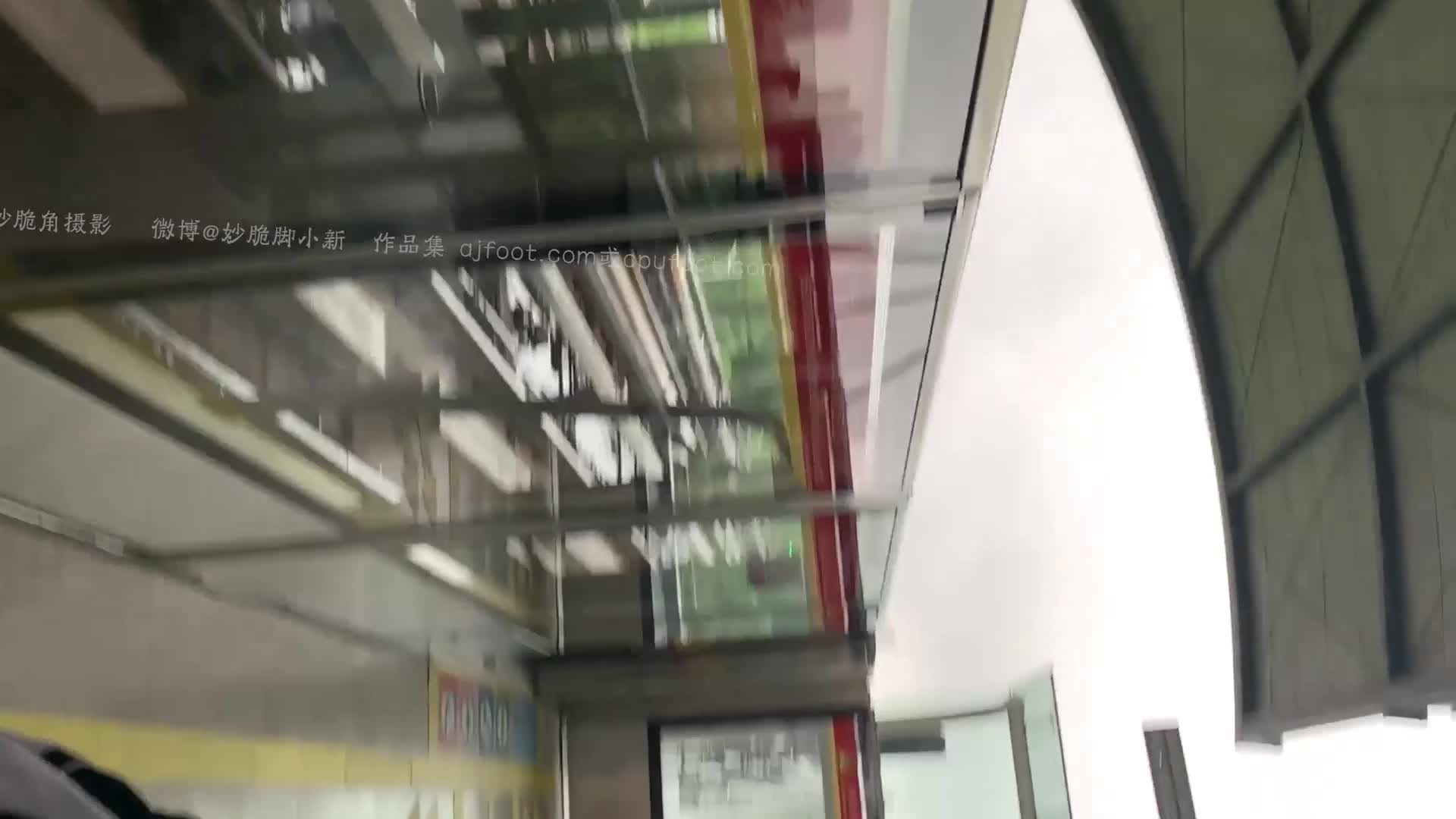 见新摄影_NO.034_甜美雨天_161P1V_1.3G-丽丝屋