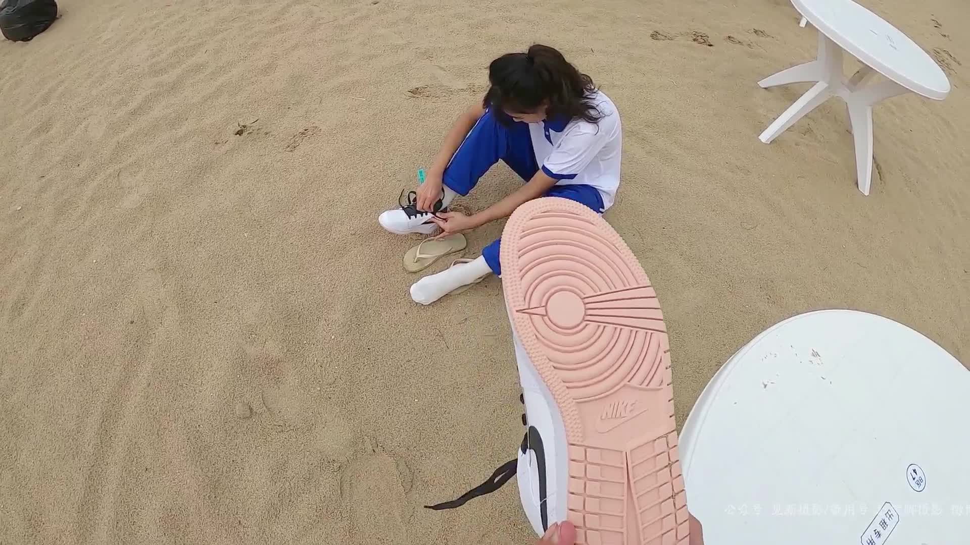 见新摄影_NO.046_大二网红少女校园风_深圳_西涌海岸_252P_1V_2.87G-丽丝屋