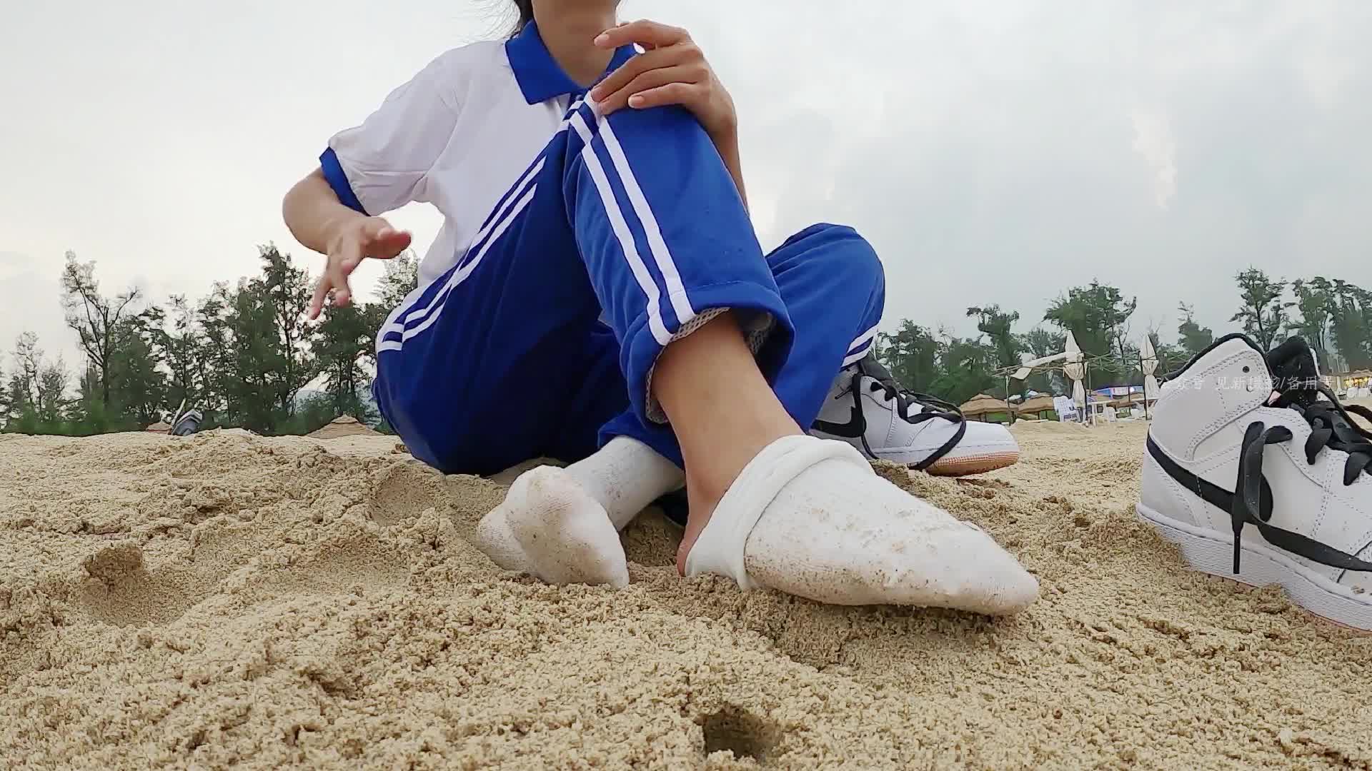 图片[4]-见新摄影_NO.046_大二网红少女校园风_深圳_西涌海岸_252P_1V_2.87G-丽丝屋